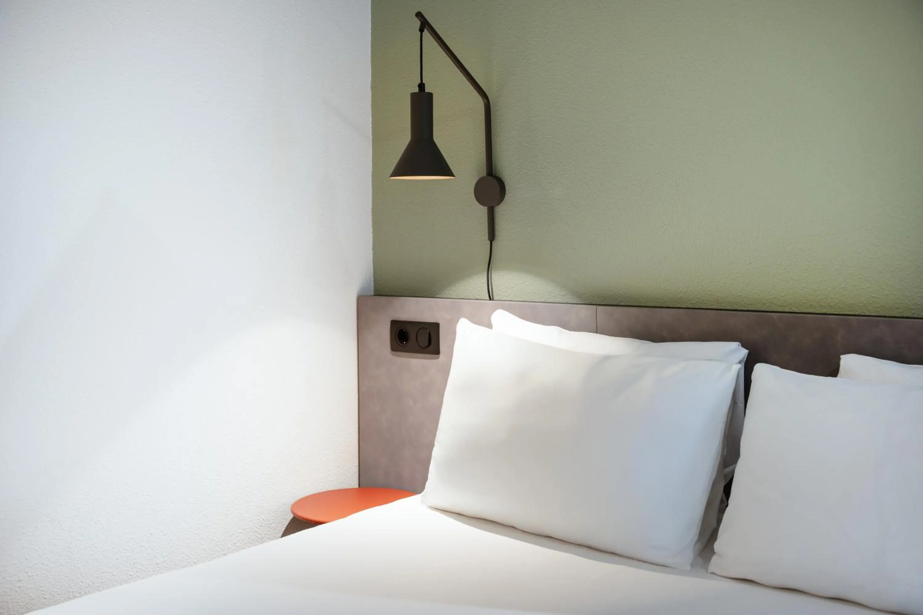 Bedroom, Bed in Hotel Ibis Coimbra Centro