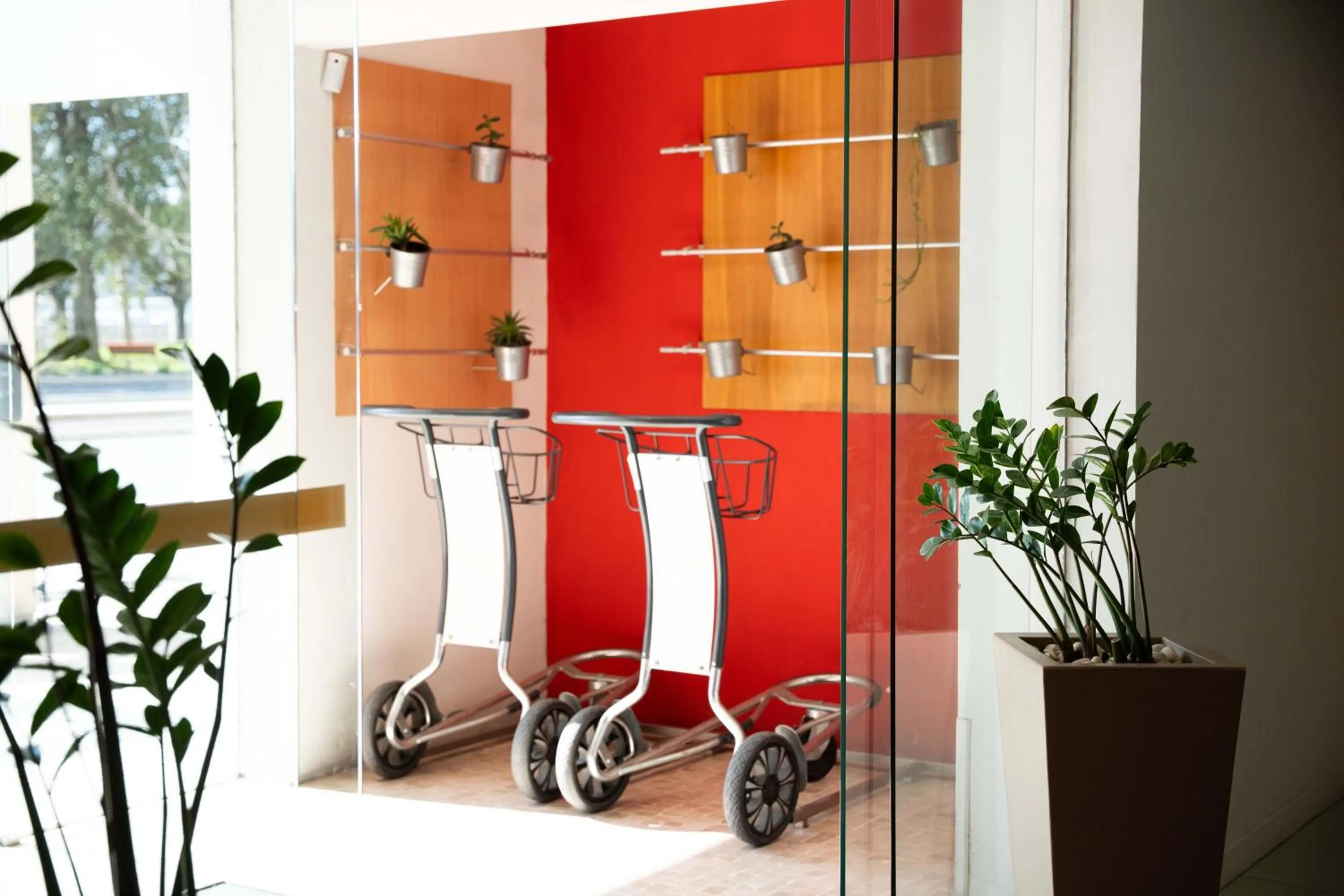 Property building in Hotel Ibis Coimbra Centro