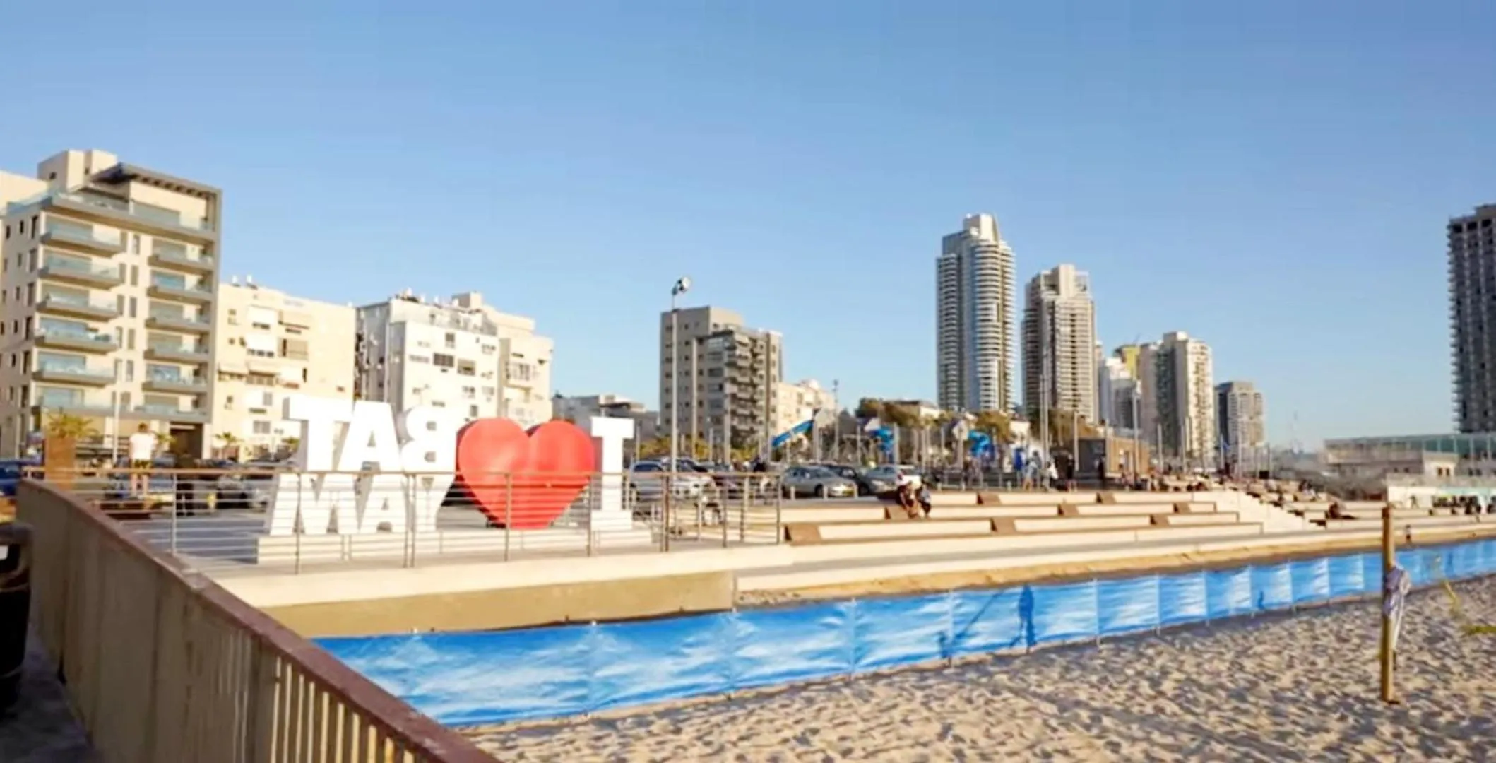 Property building in Beachfront Studio Apartment Bat Yam 412