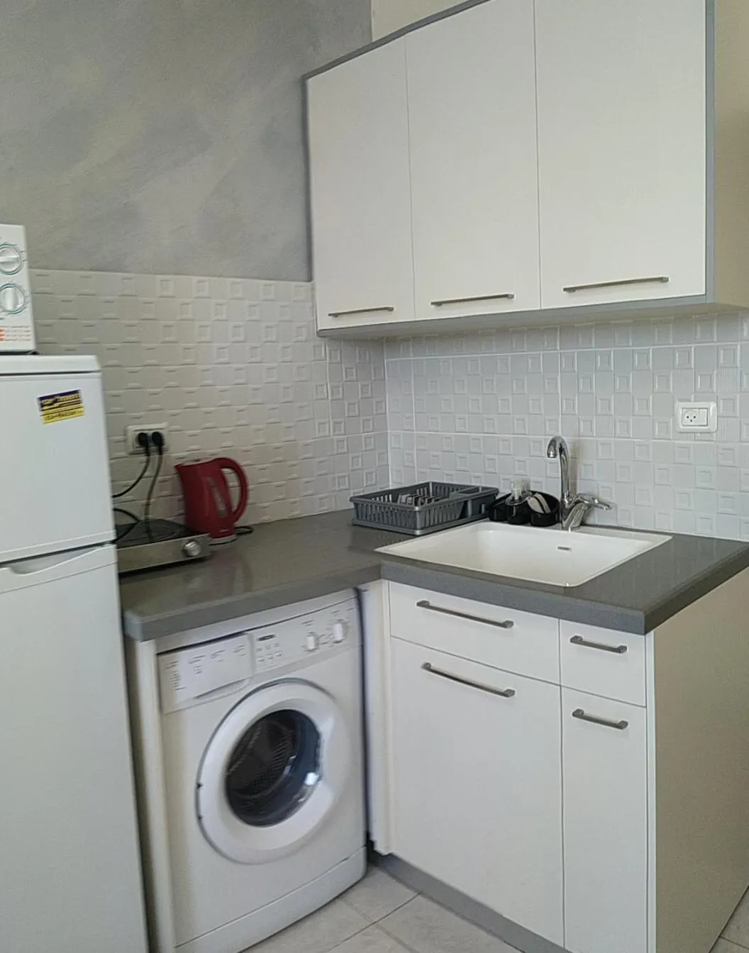 Coffee/tea facilities in Beachfront Studio Apartment Bat Yam 412