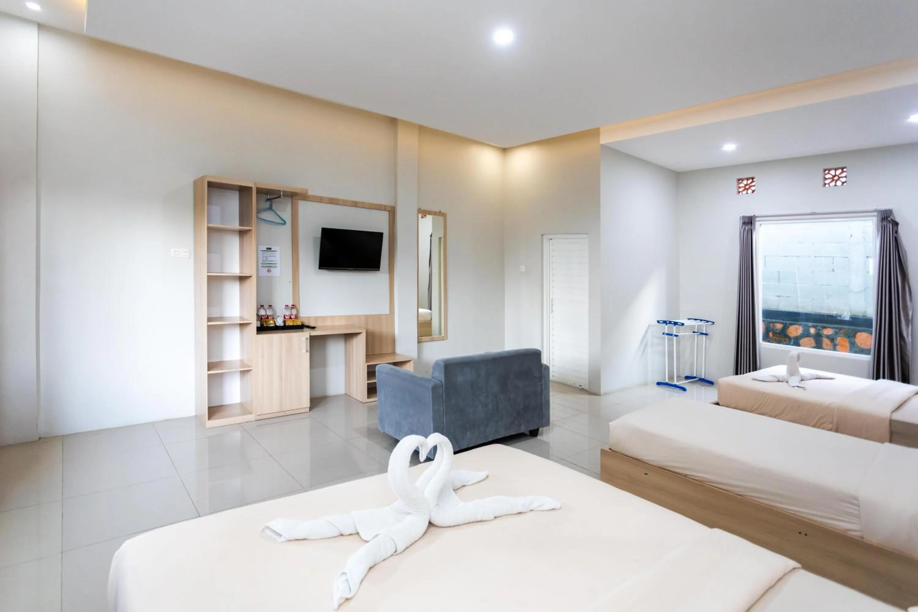 Bedroom, Bed in Villa Panderman Indah