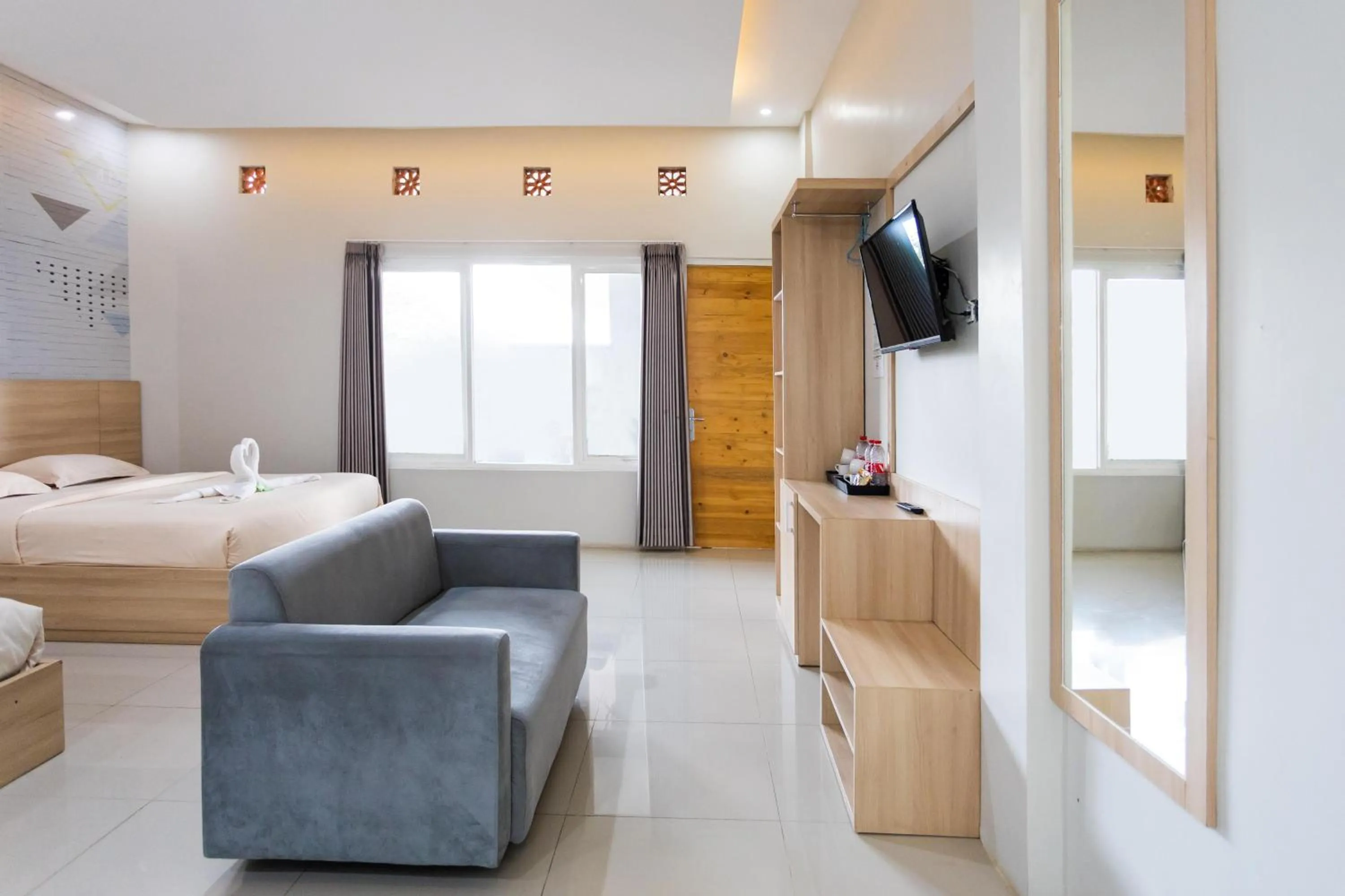 Living room, Bed in Villa Panderman Indah