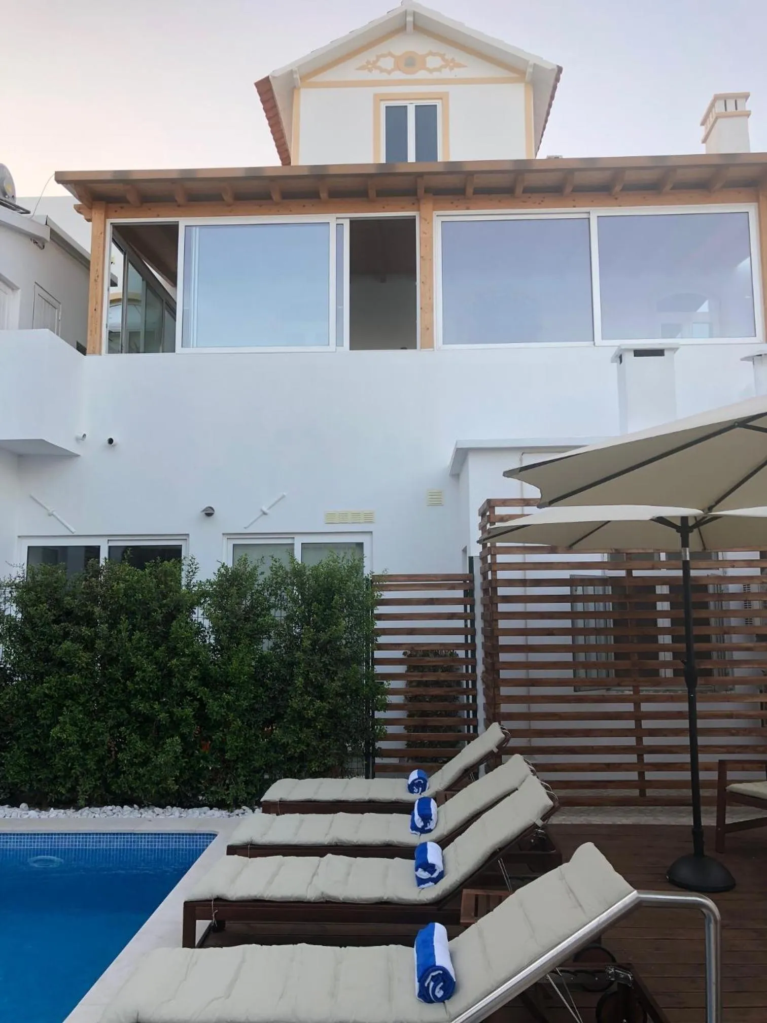 Swimming pool in Villa Rio Guest House Suites