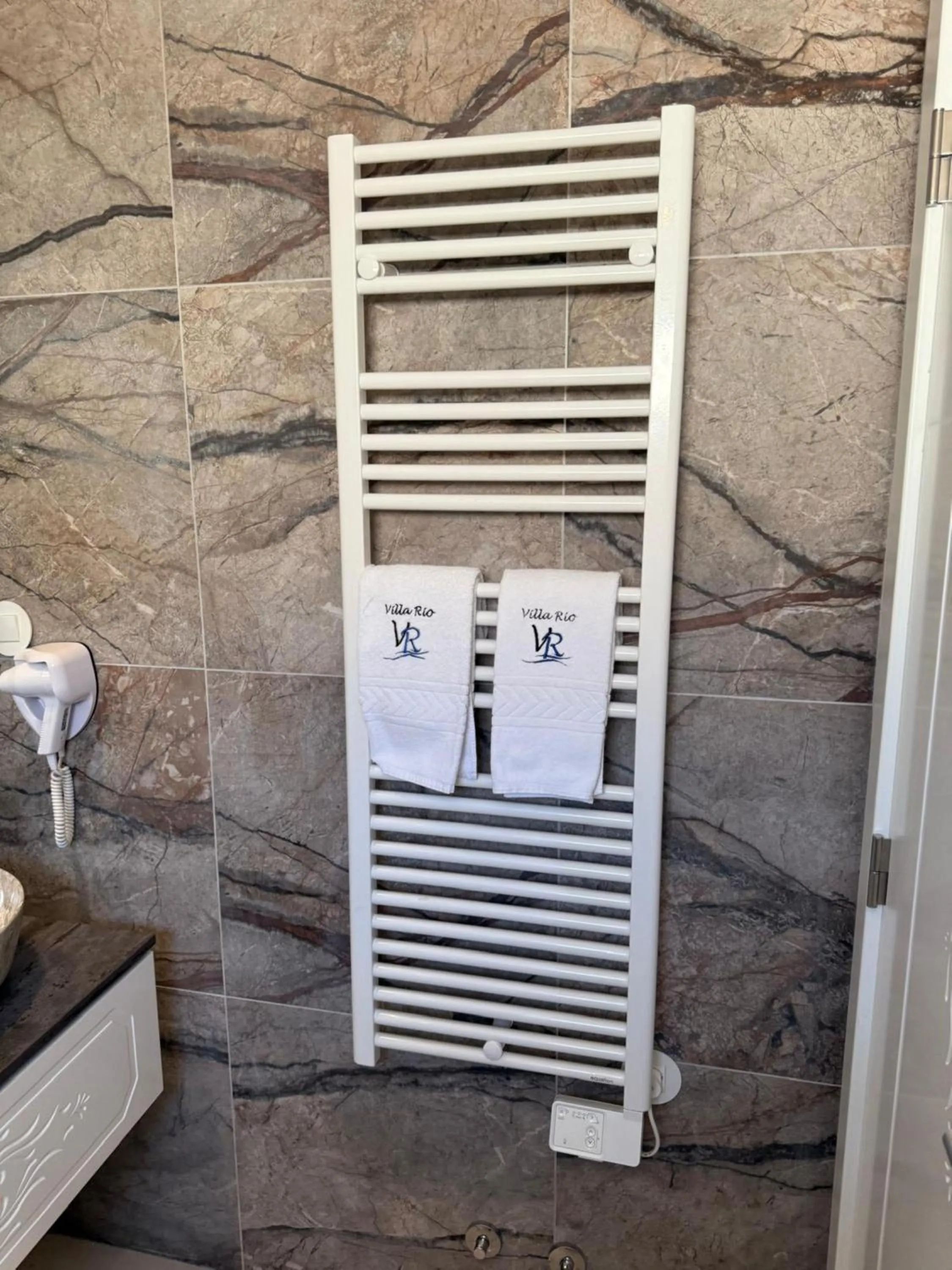 Bathroom in Villa Rio Guest House Suites