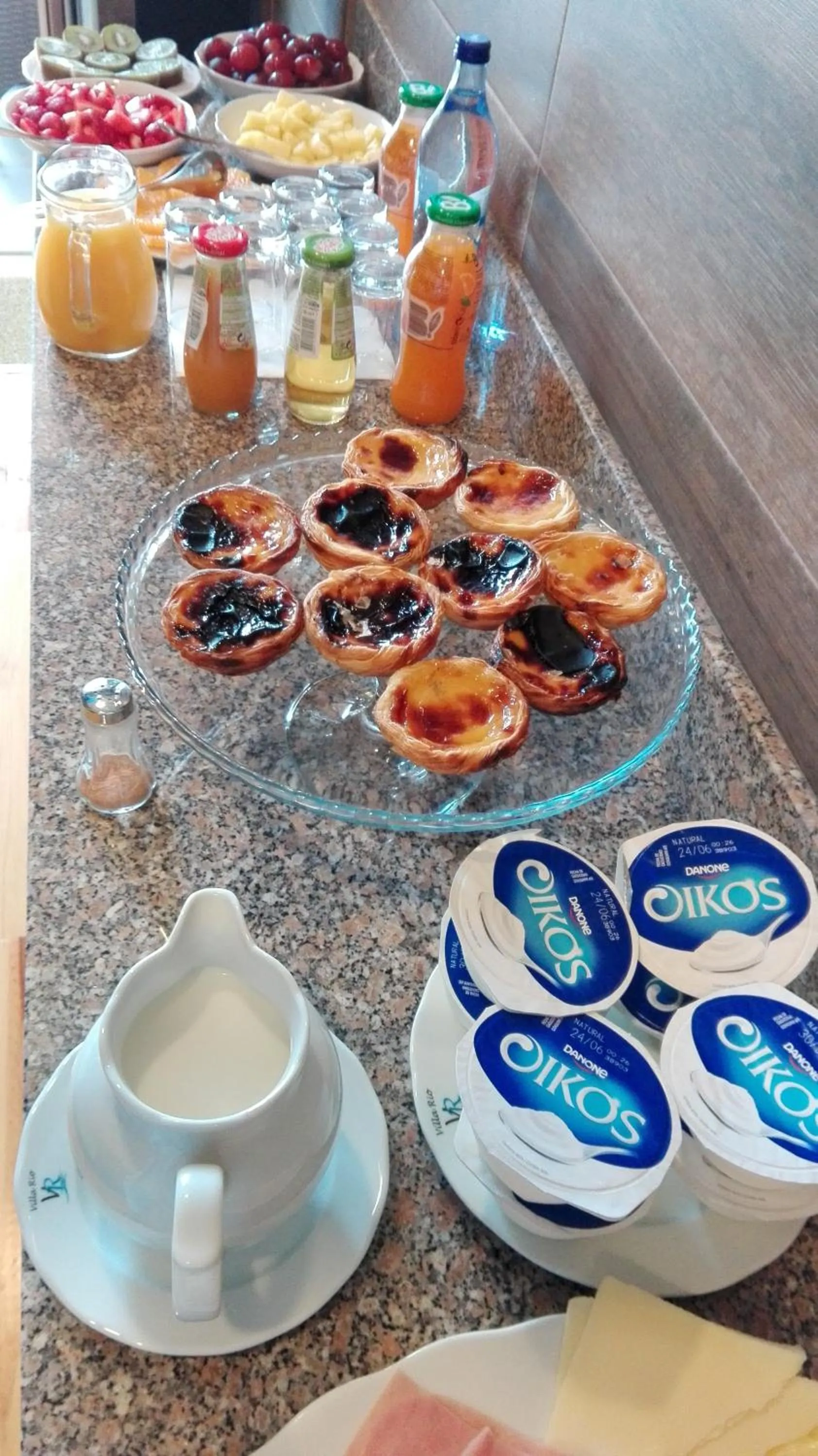 Breakfast in Villa Rio Guest House Suites