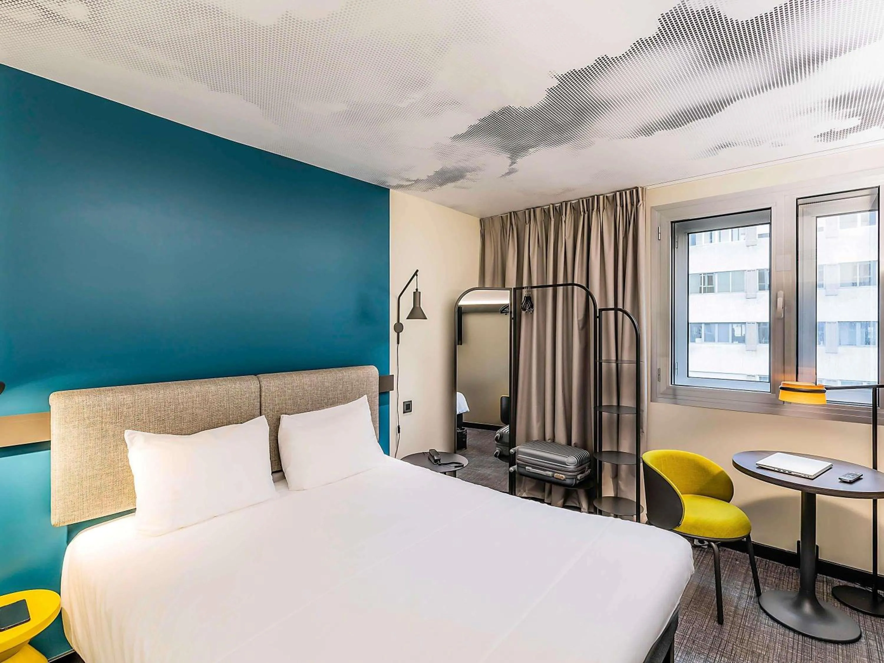 Bedroom, Bed in Hotel ibis Lisboa Saldanha