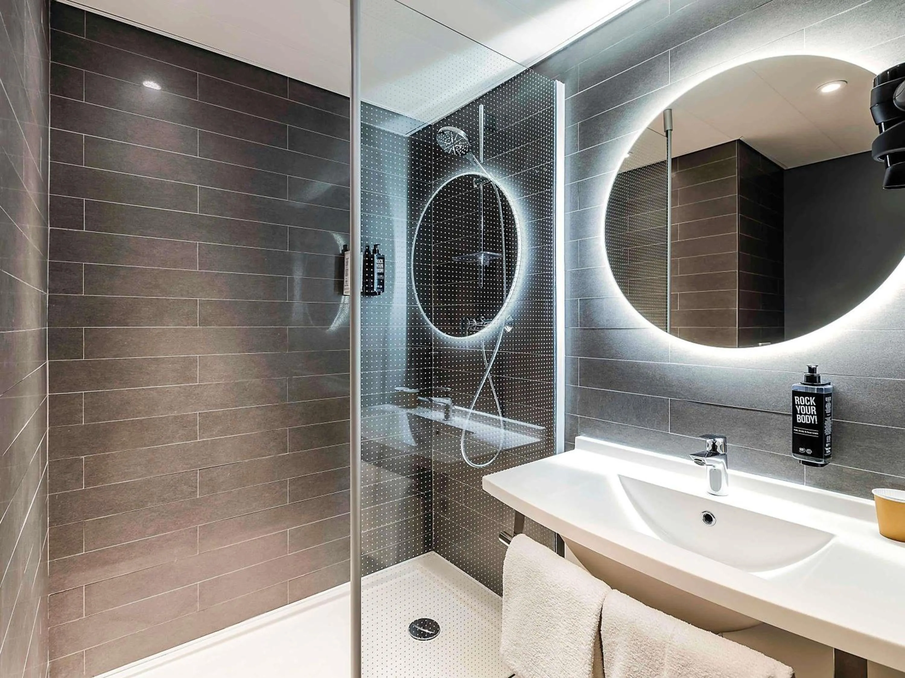 Bedroom in Hotel ibis Lisboa Saldanha