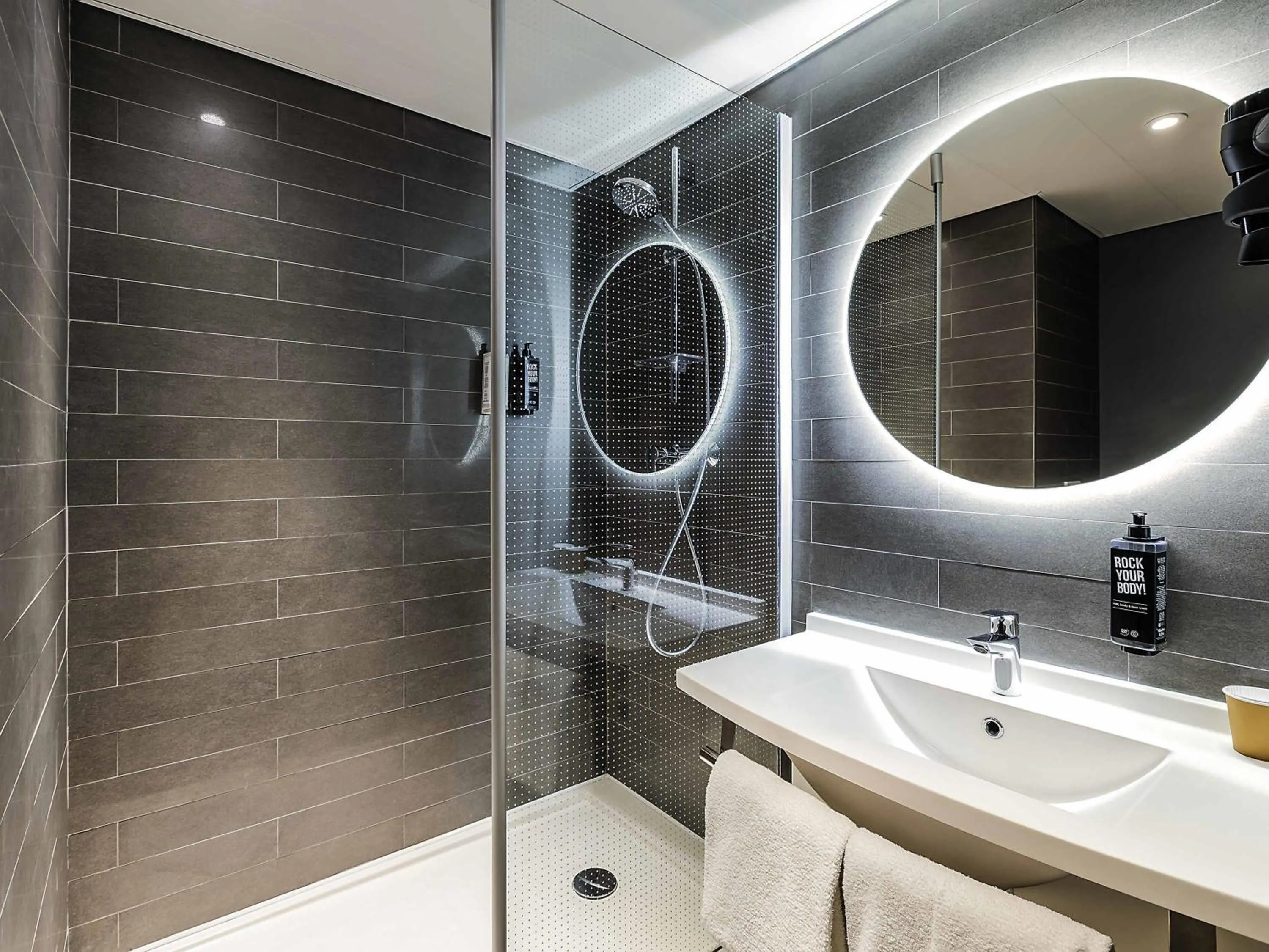 Bedroom in Hotel ibis Lisboa Saldanha