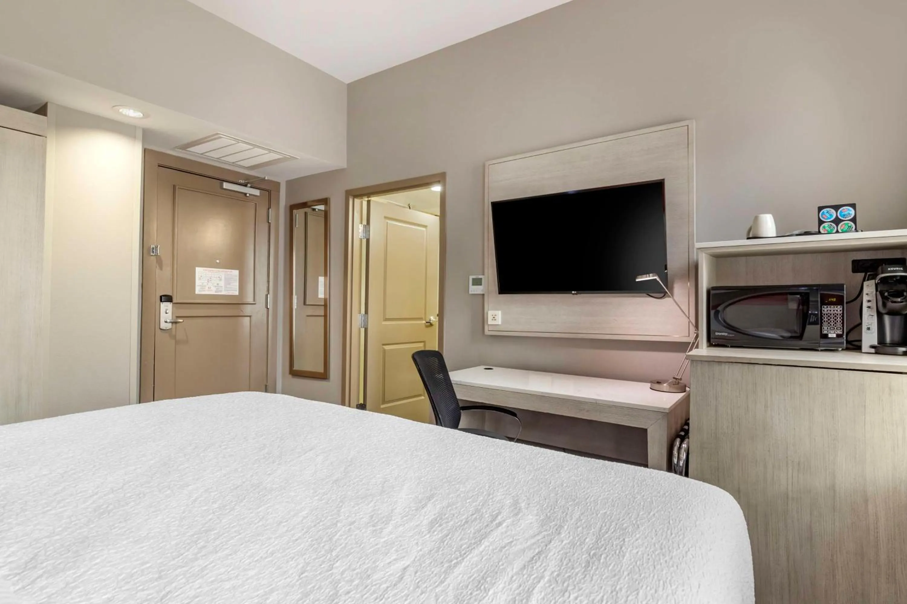 Bedroom in Best Western Premier Historic Travelers Hotel Alamo/Riverwalk