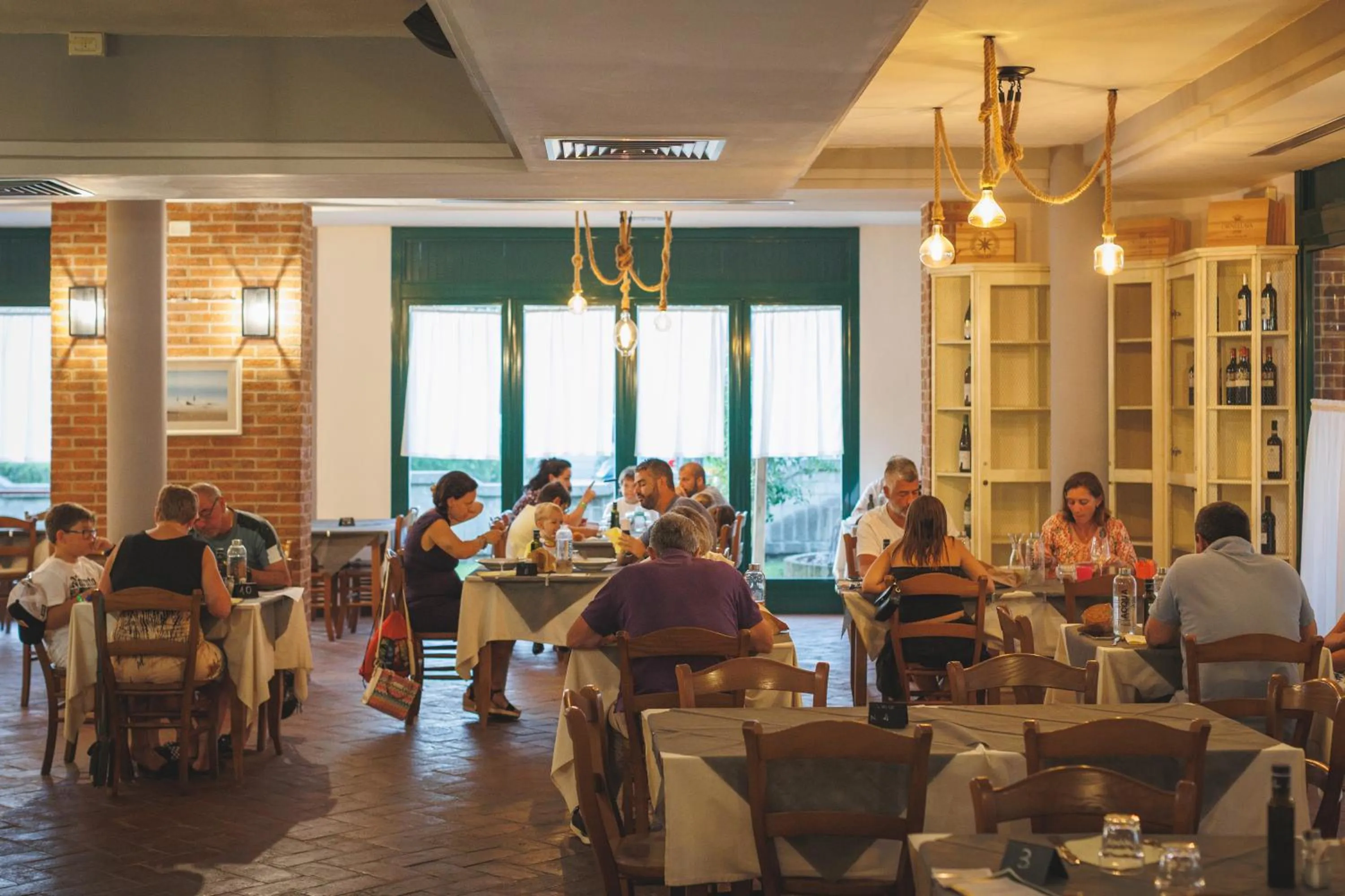 Restaurant/places to eat in Villaggio Turistico La Cecinella