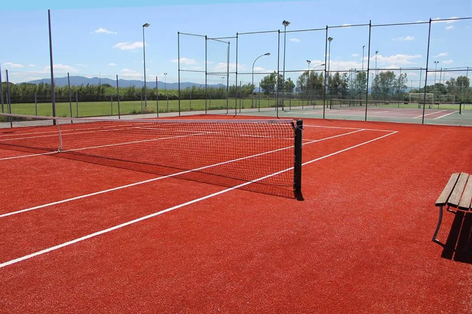 Tennis court in Villaggio Turistico La Cecinella