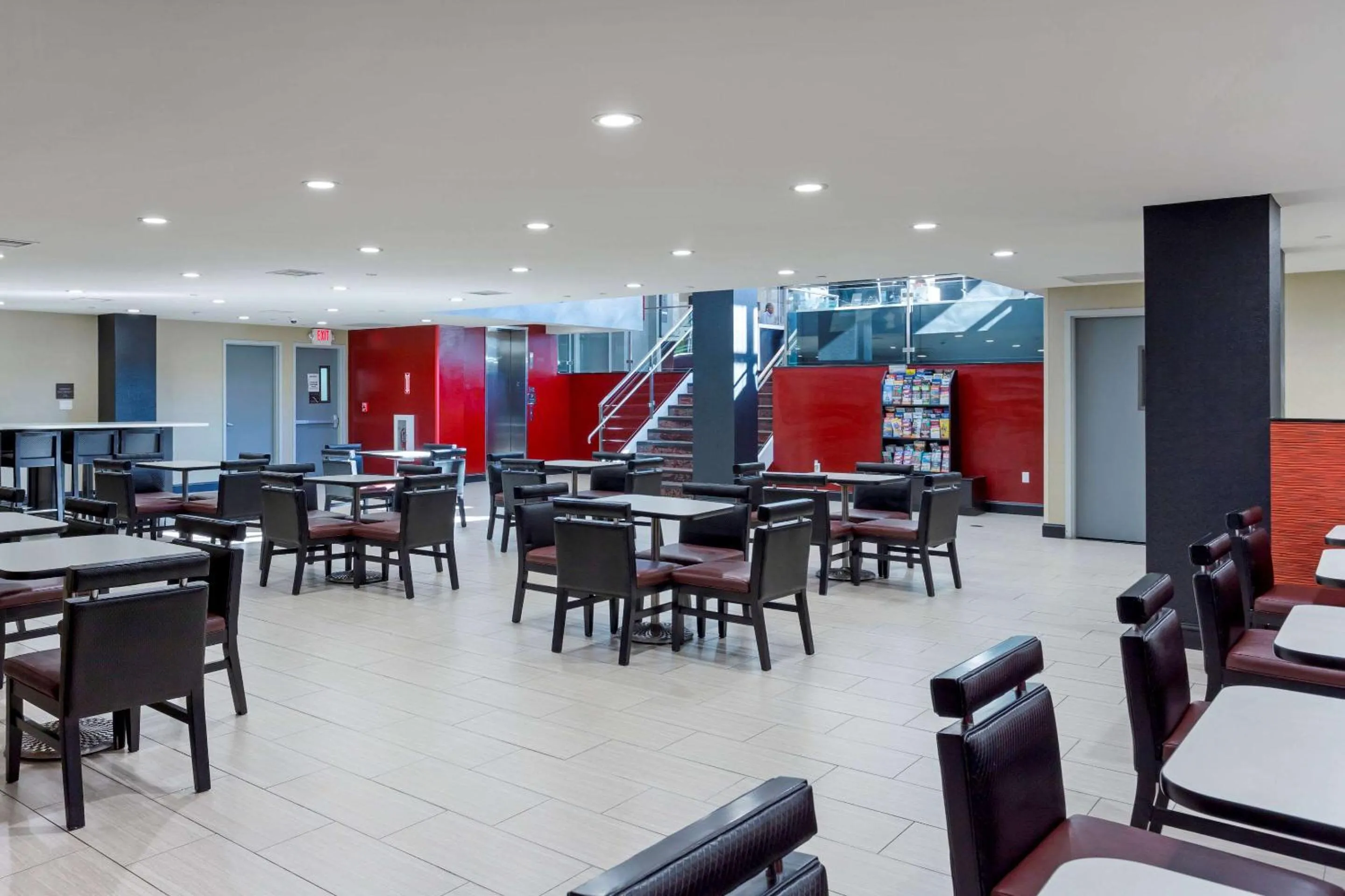 Restaurant/places to eat in Comfort Inn & Suites near Stadium