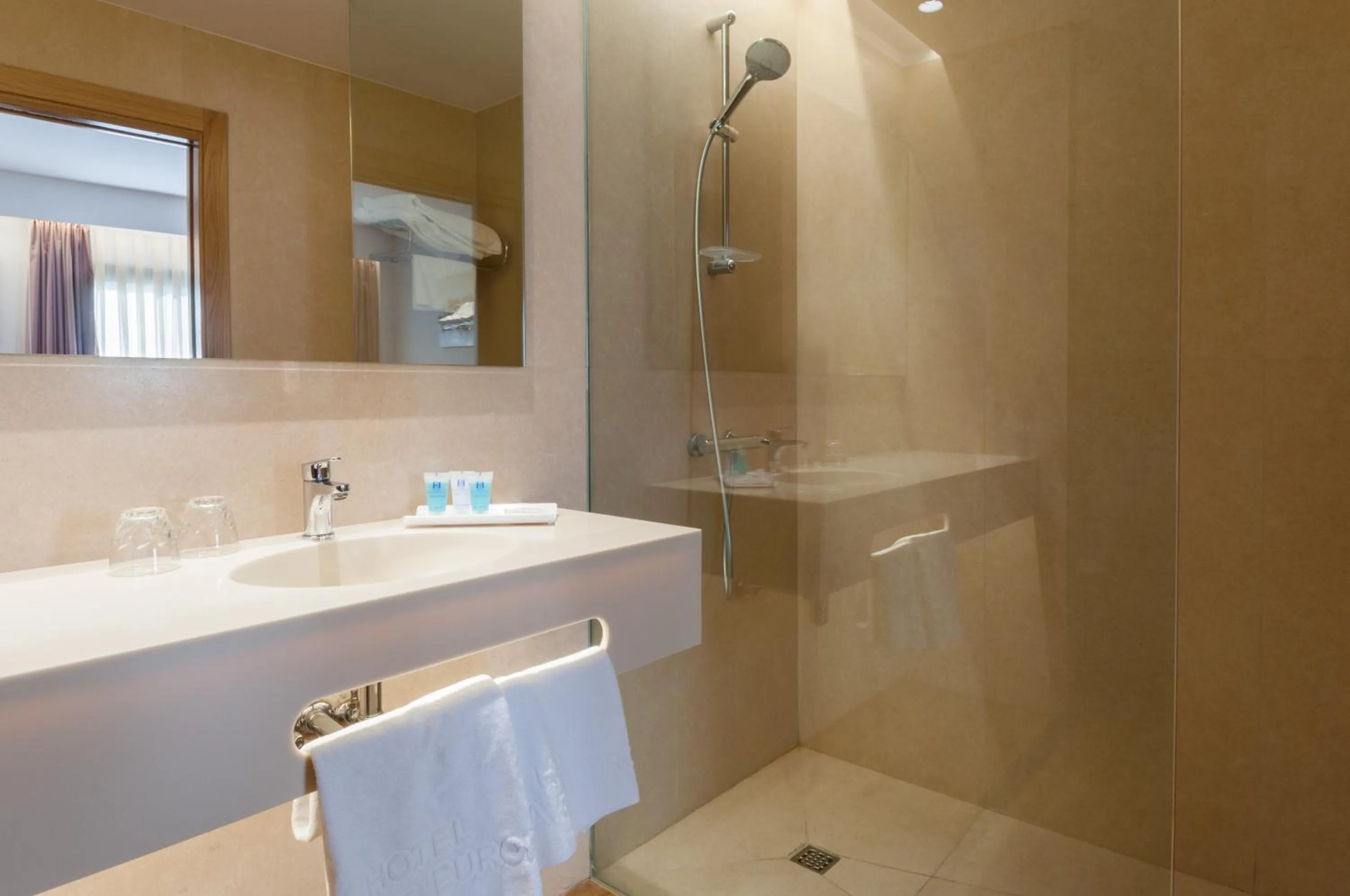 Bathroom in Hotel Ruta de Europa