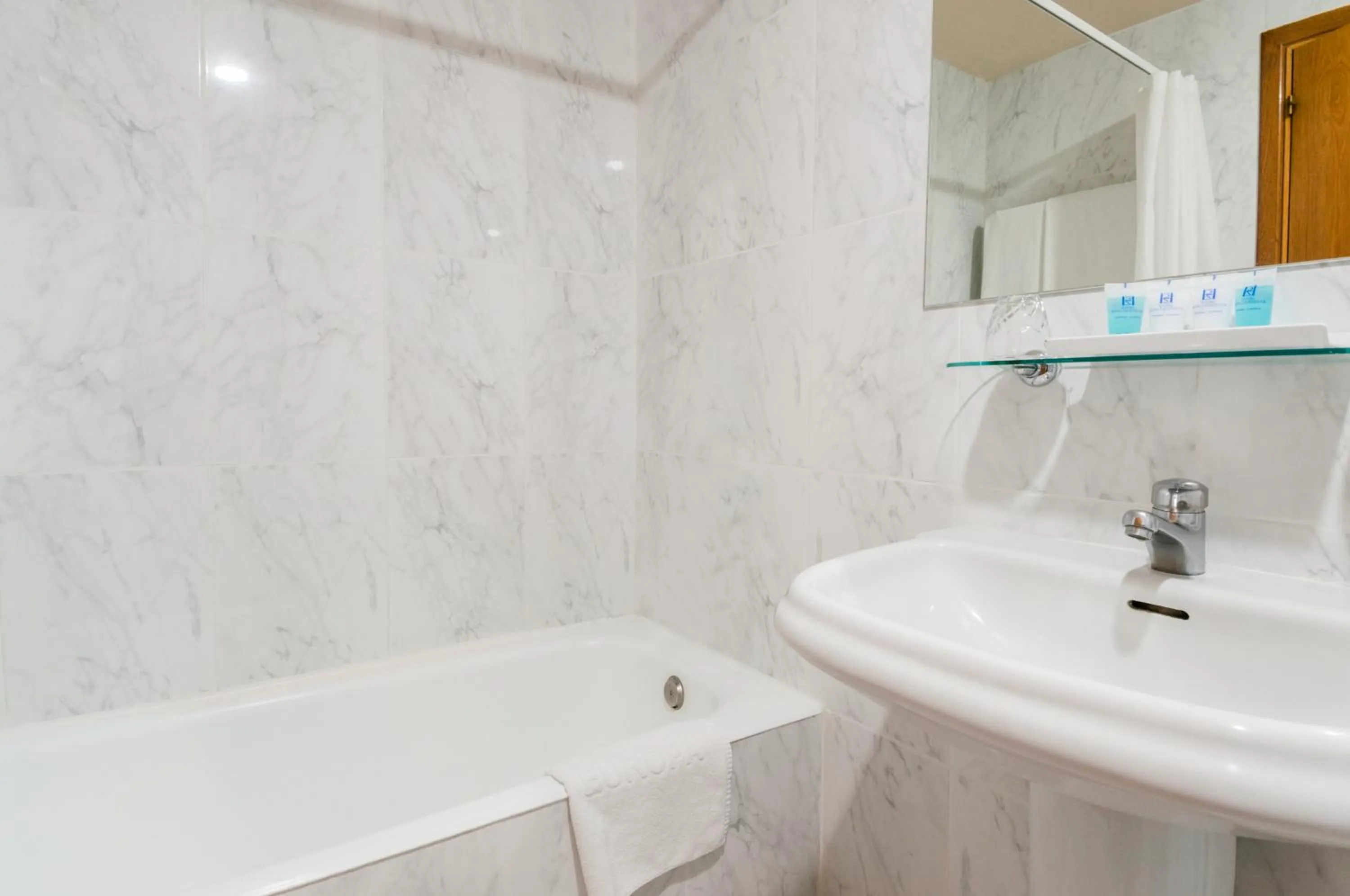 Bathroom in Hotel Ruta de Europa