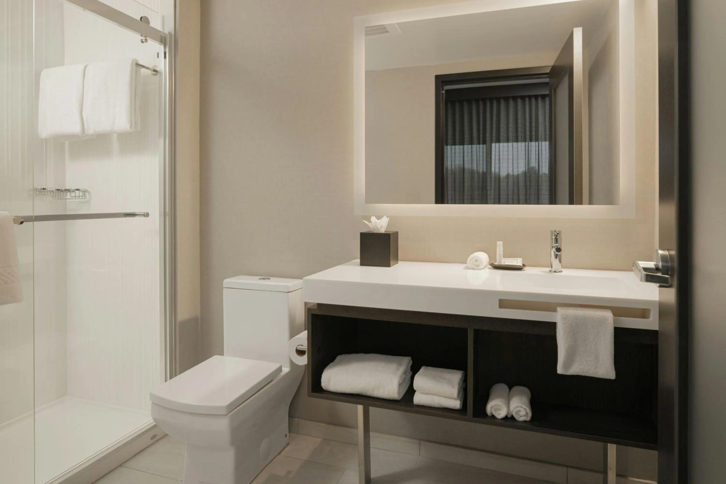 Bedroom in AC Hotel Asheville Biltmore Village