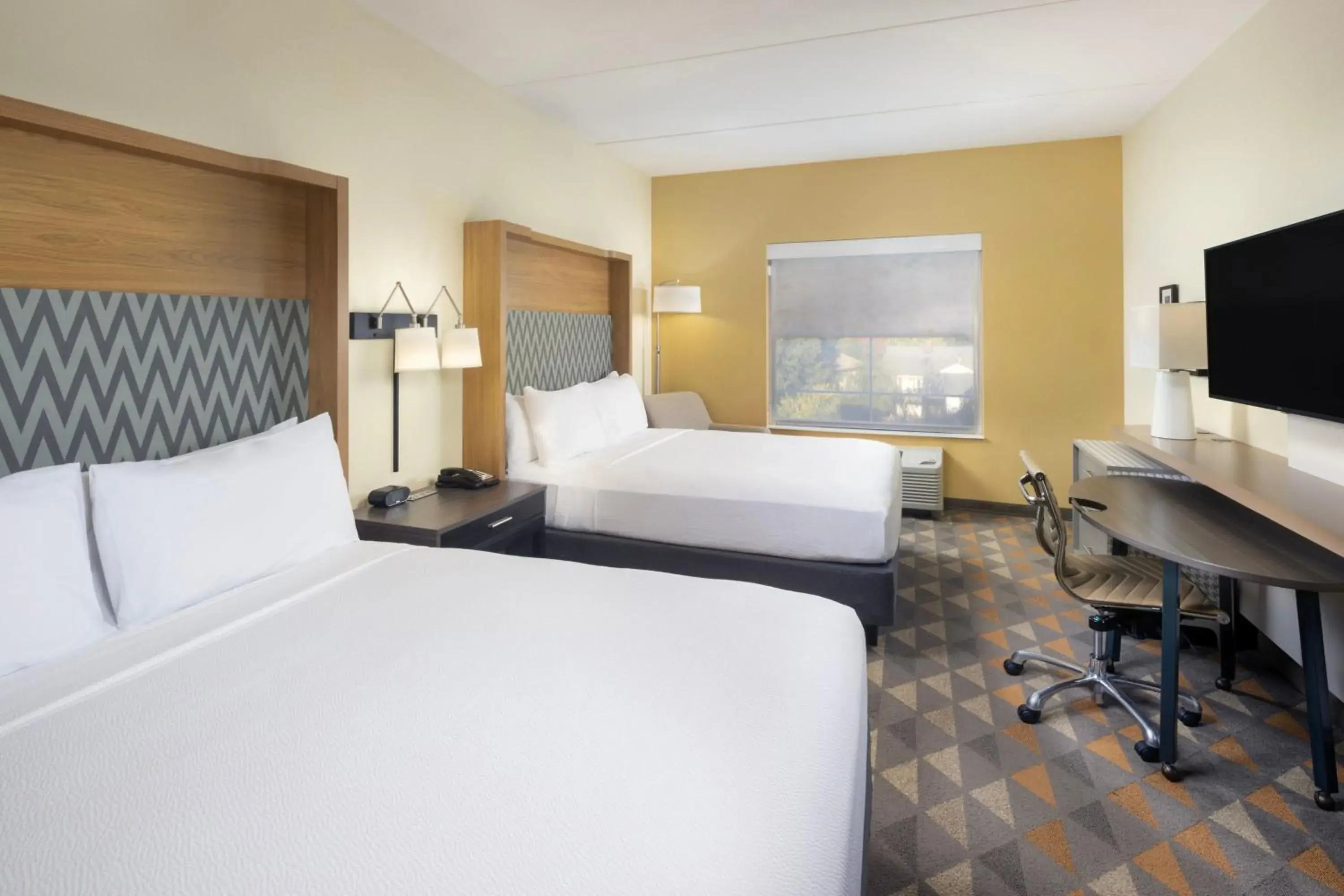 Standard Queen Room with Two Queen Beds and City View in Holiday Inn & Suites Asheville-Biltmore Vlg Area, an IHG Hotel Standard Queen Room with Two Queen Beds and City View in Holiday Inn & Suites Asheville-Biltmore Vlg Area, an IHG Hotel