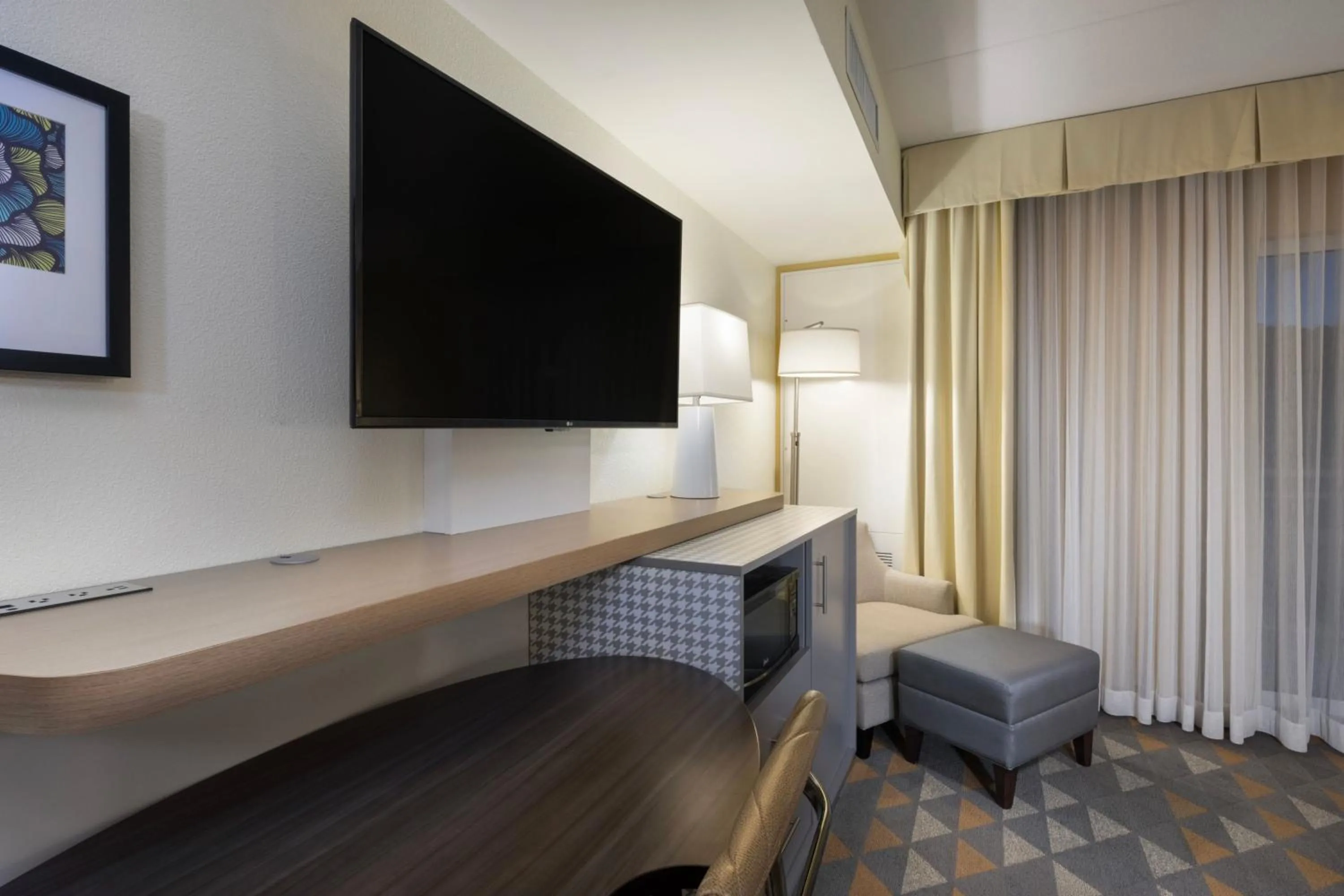 Photo of the whole room, Bed in The Scenic Hotel at Biltmore Village