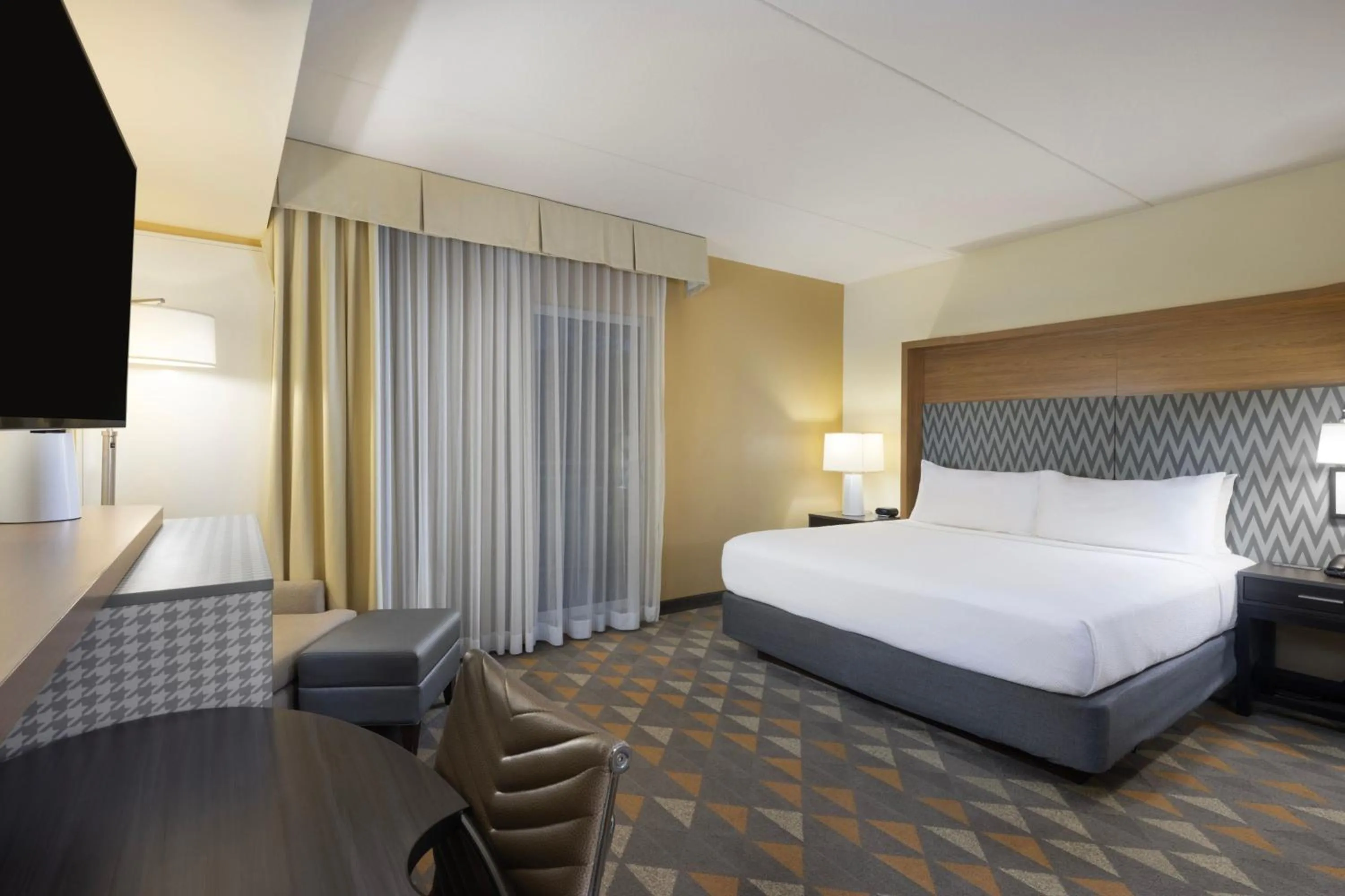 Photo of the whole room, Bed in The Scenic Hotel at Biltmore Village