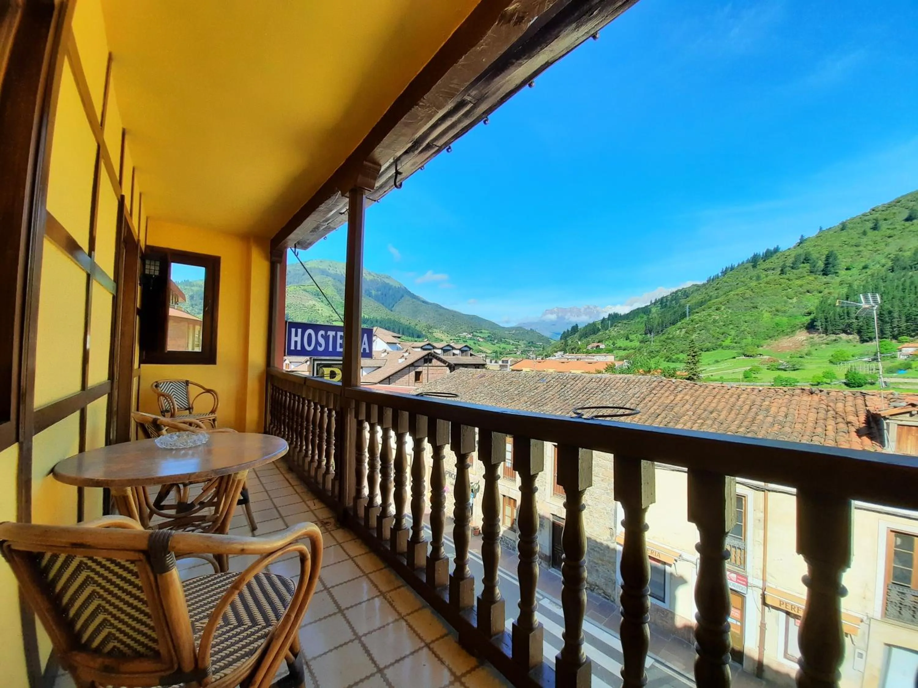 Quadruple Room with Terrace and Mountain View in Hosteria Picos De Europa