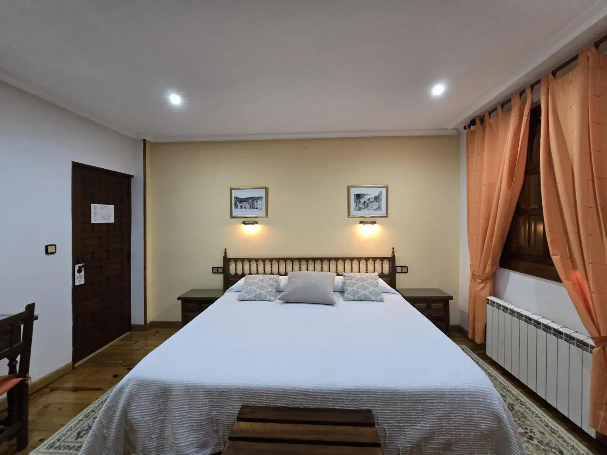 Double or Twin Room in Hosteria Picos De Europa Double or Twin Room in Hosteria Picos De Europa