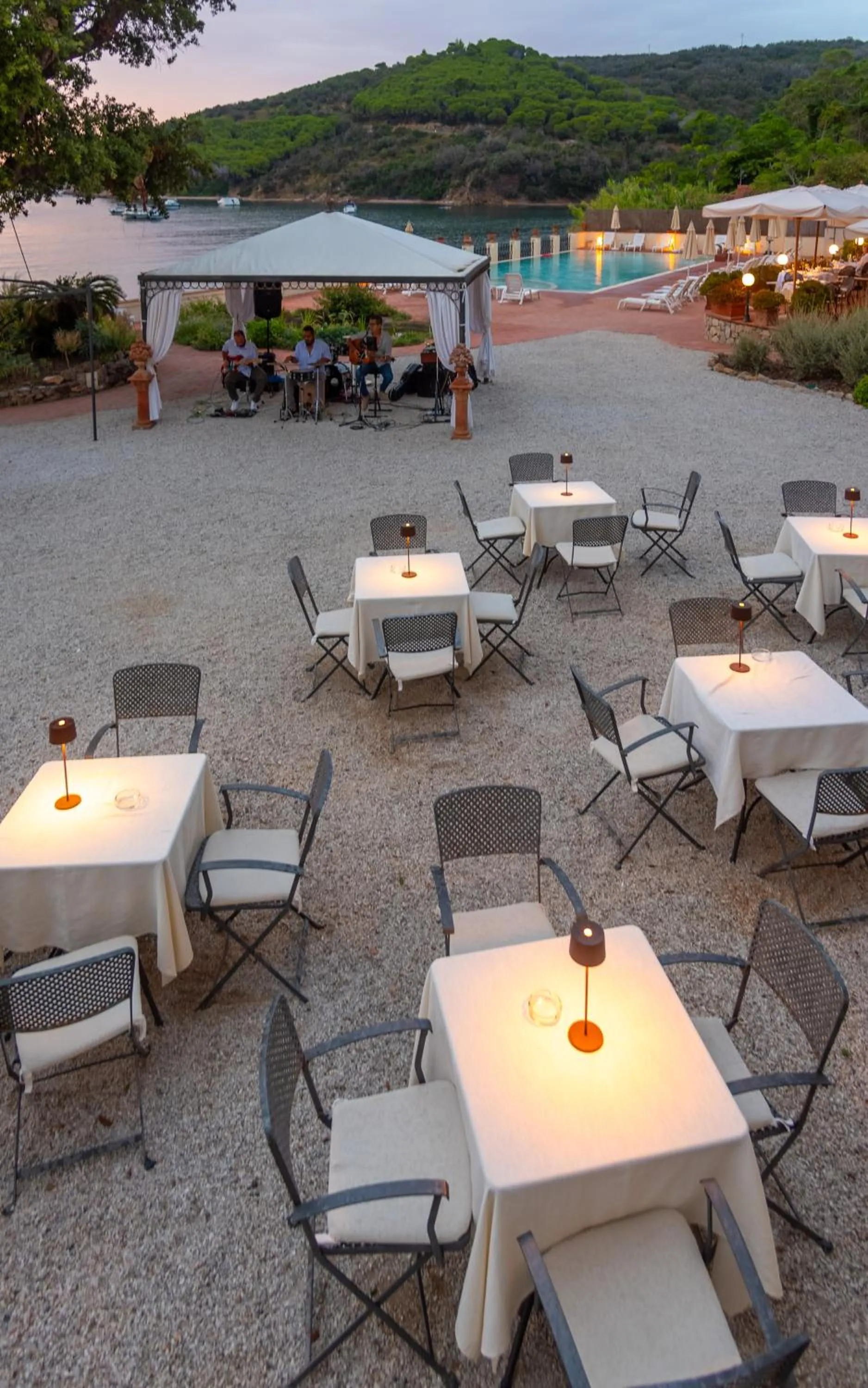 Evening entertainment in Hotel Villa Ottone