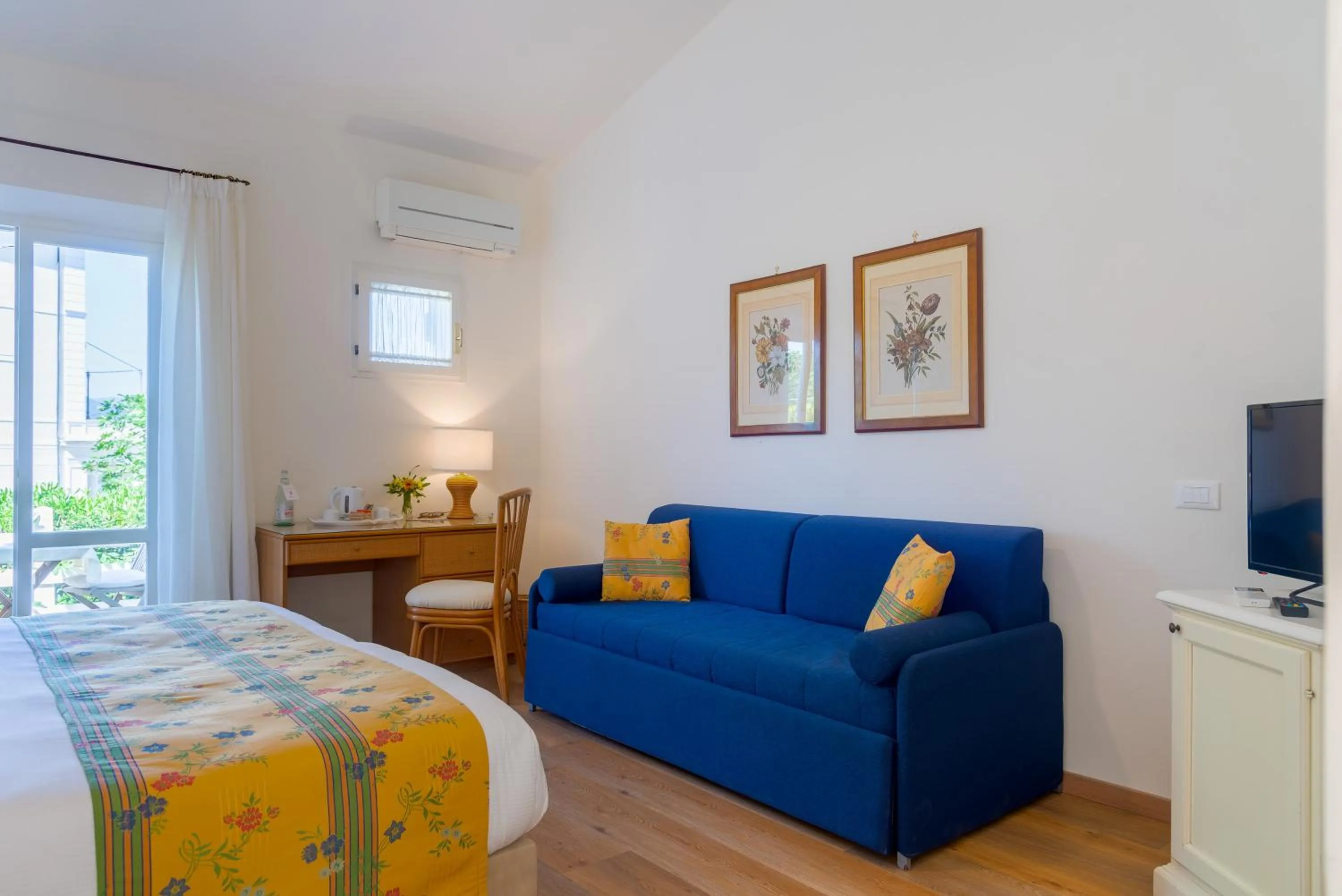 Bedroom, Bed in Hotel Villa Ottone