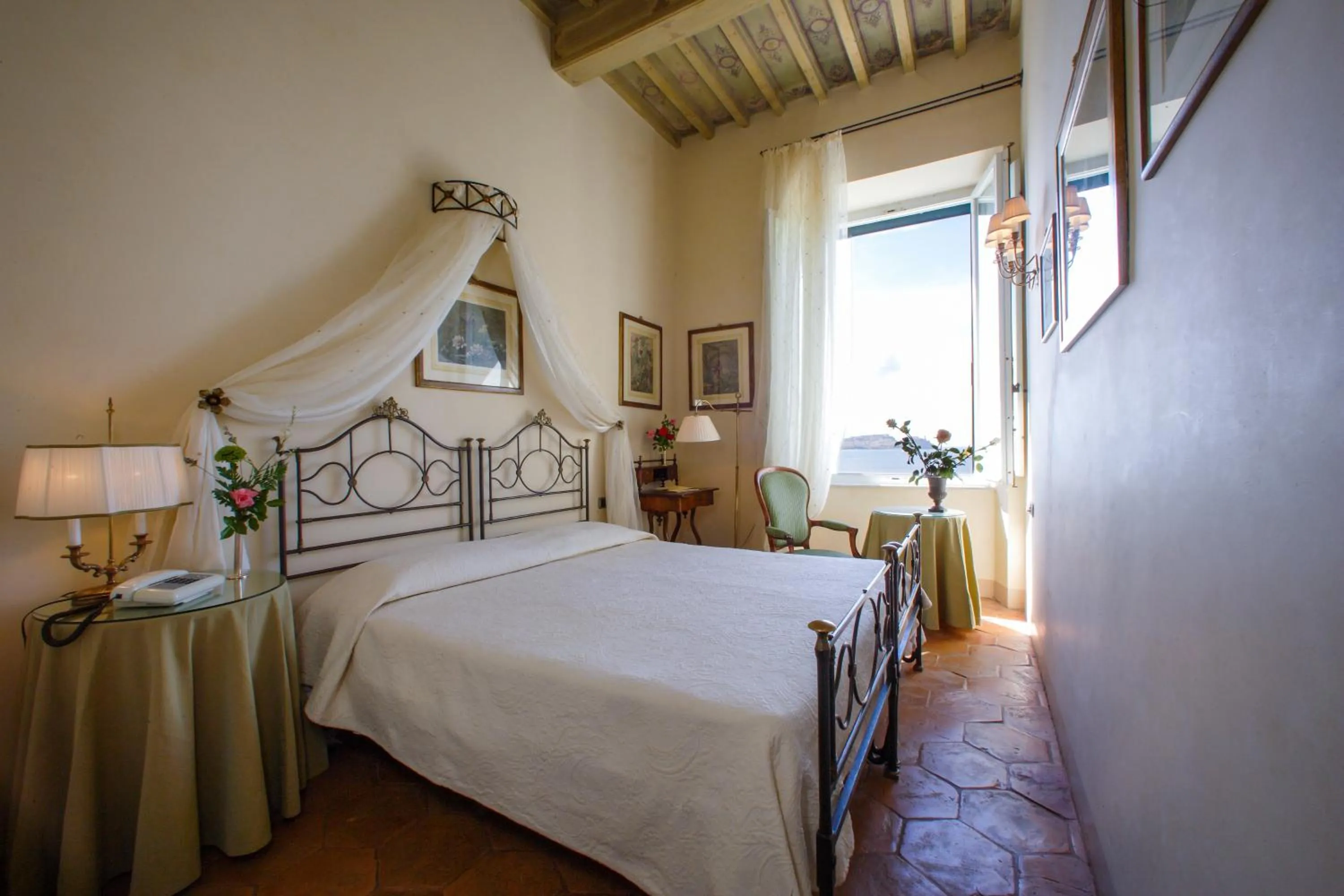 Photo of the whole room, Bed in Hotel Villa Ottone