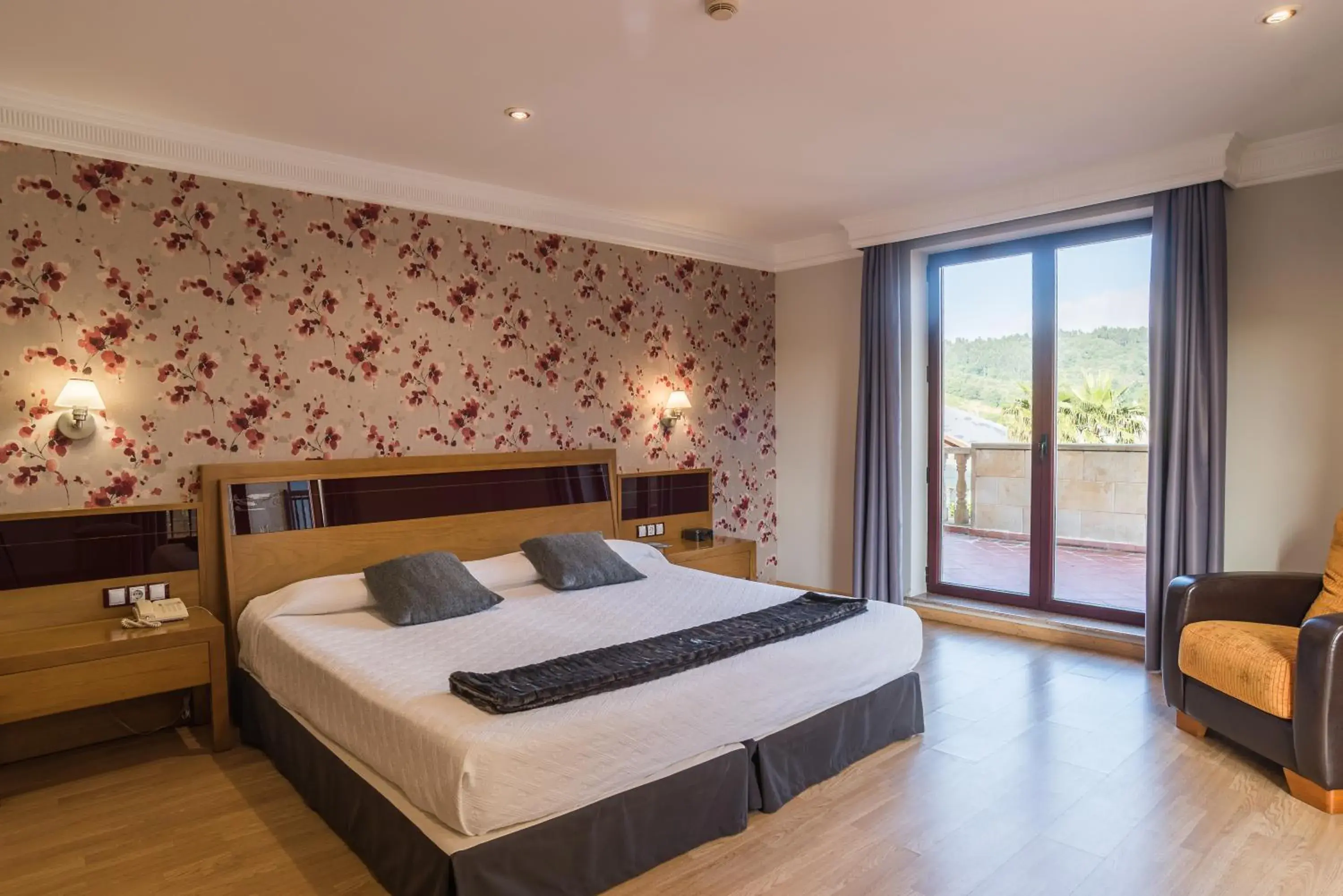 Superior Triple Room in Hotel Spa Villa Pasiega Superior Triple Room in Hotel Spa Villa Pasiega