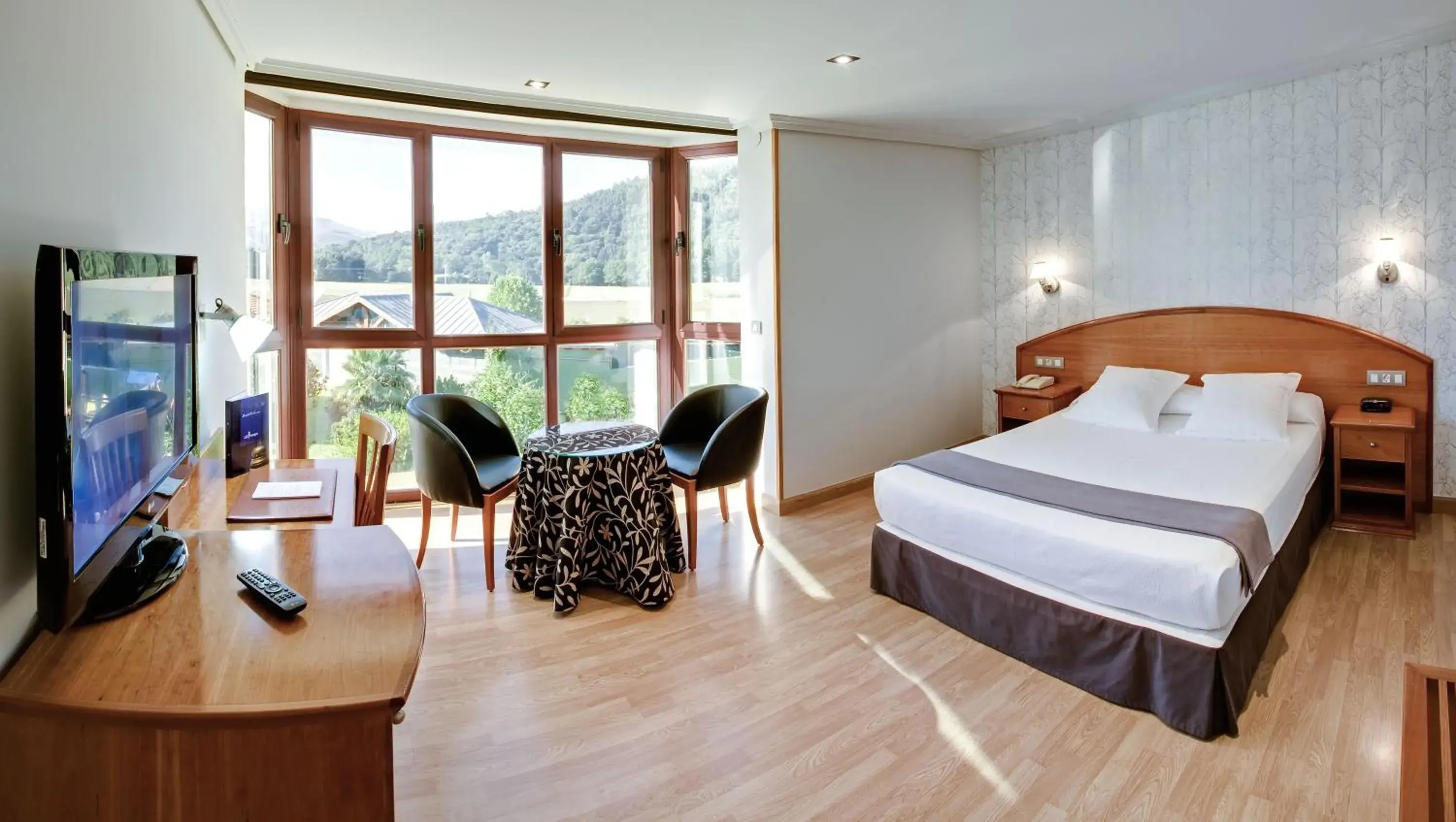 Double or Twin Room in Hotel Spa Villa Pasiega Double or Twin Room in Hotel Spa Villa Pasiega