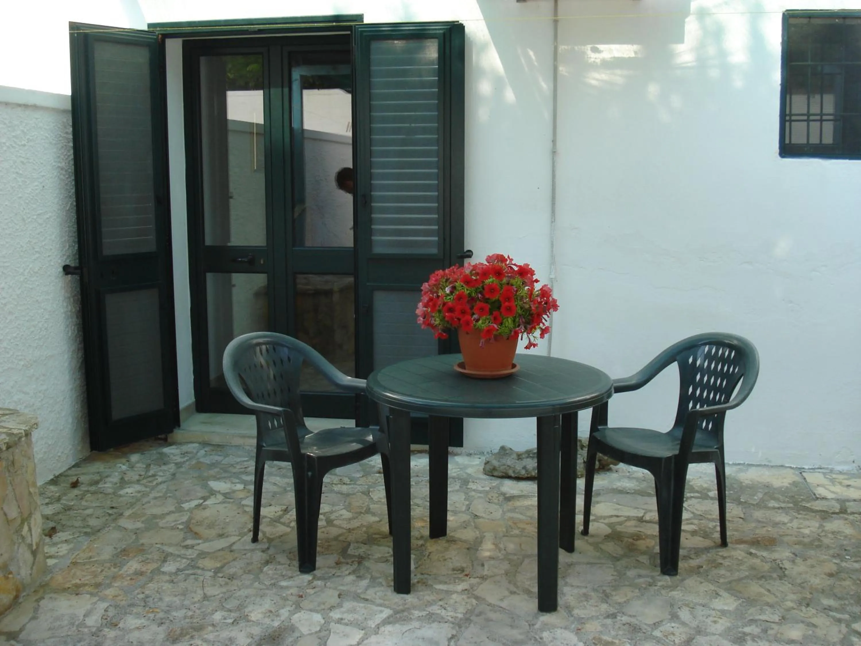 Photo of the whole room in Breezes B&B