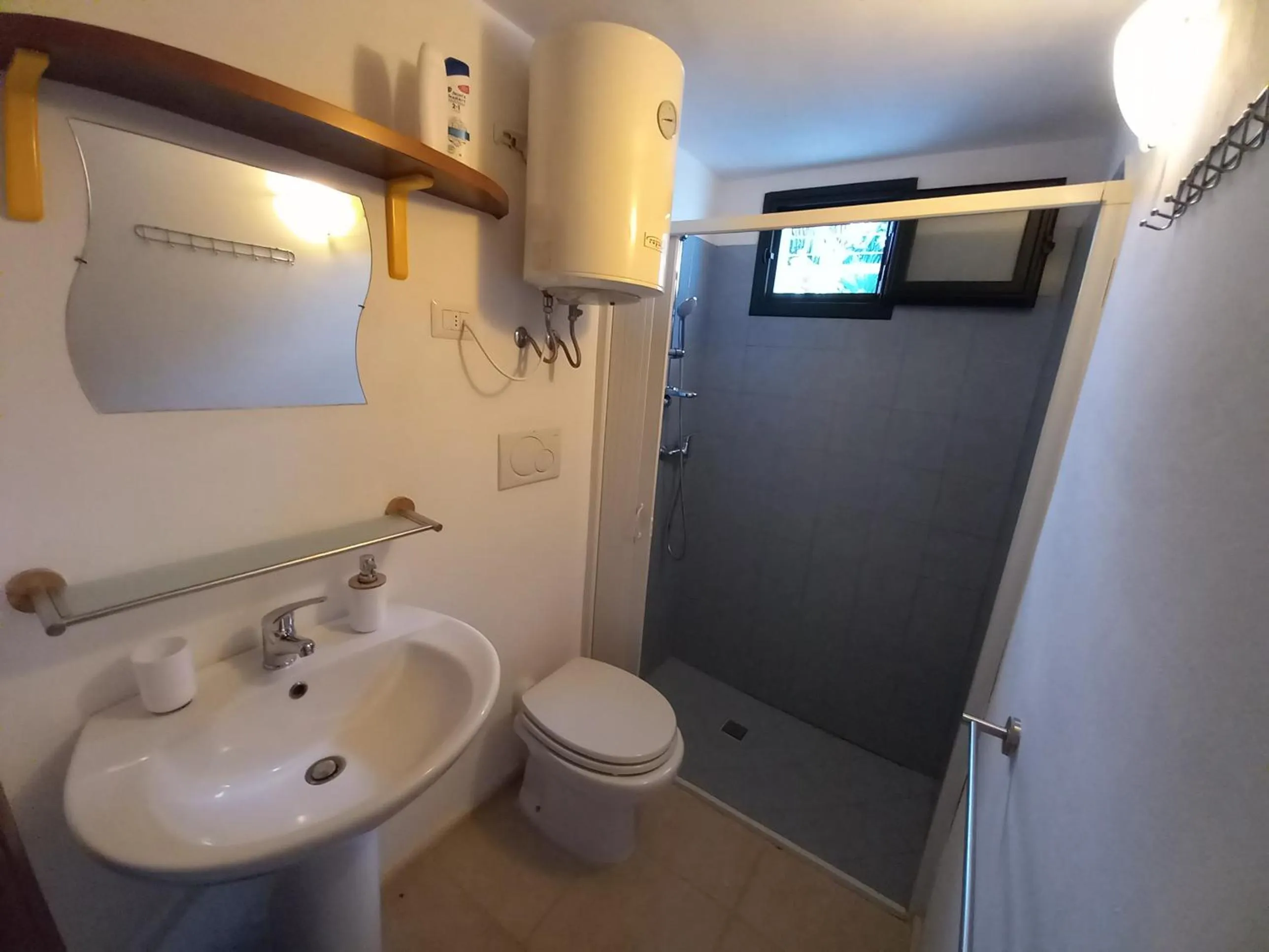 Bathroom in Breezes B&B