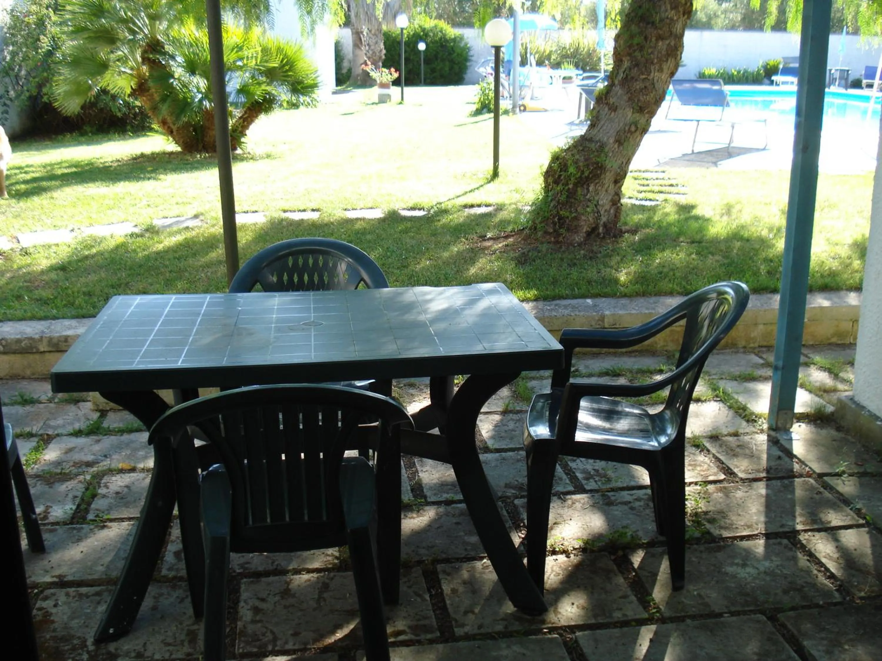 Photo of the whole room in Breezes B&B