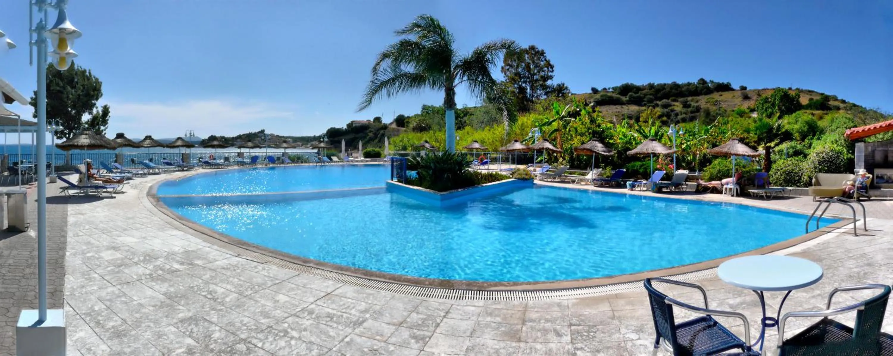 Swimming pool in Hotel Golden Sun