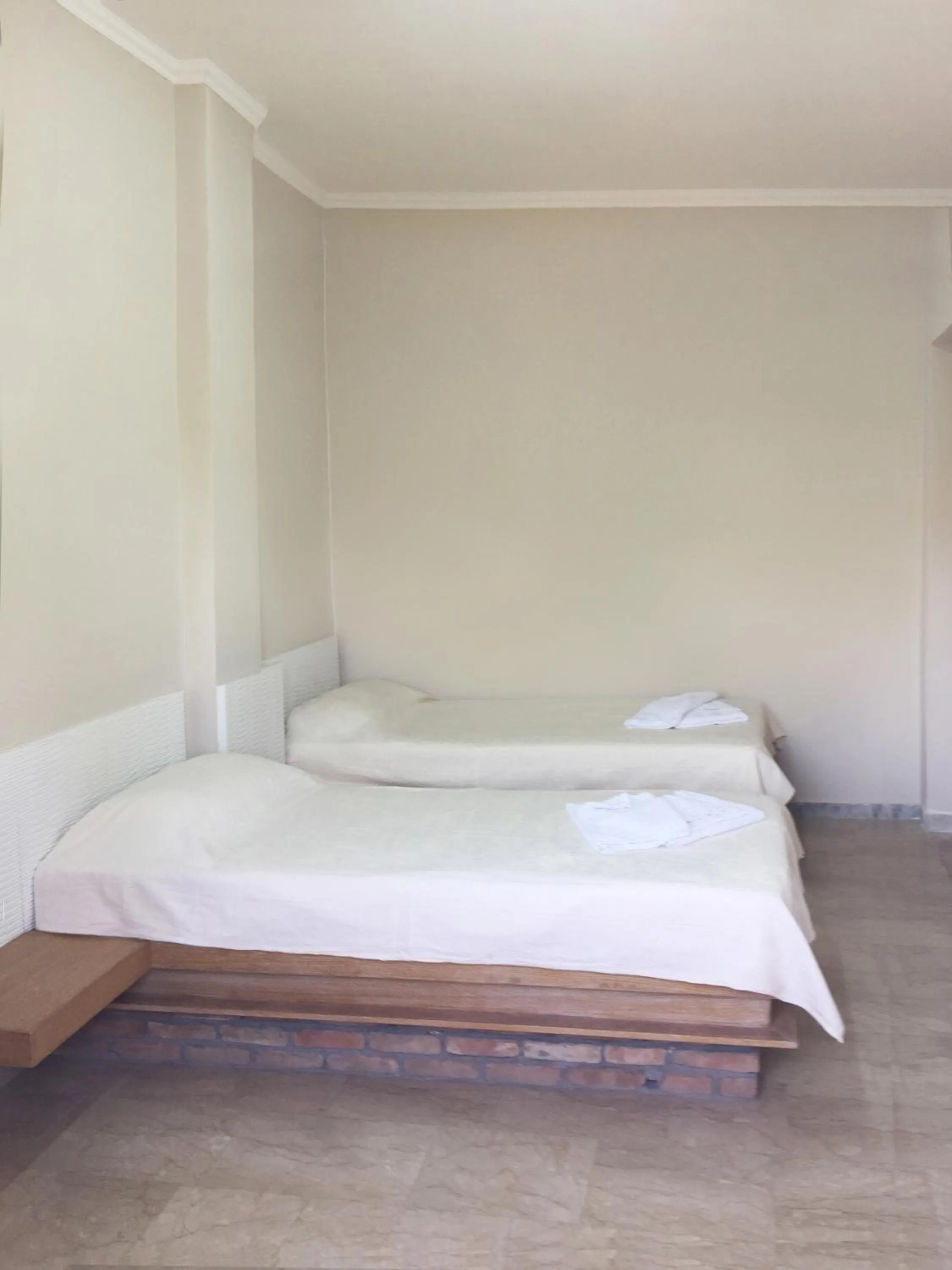 Bed in Hotel Golden Sun