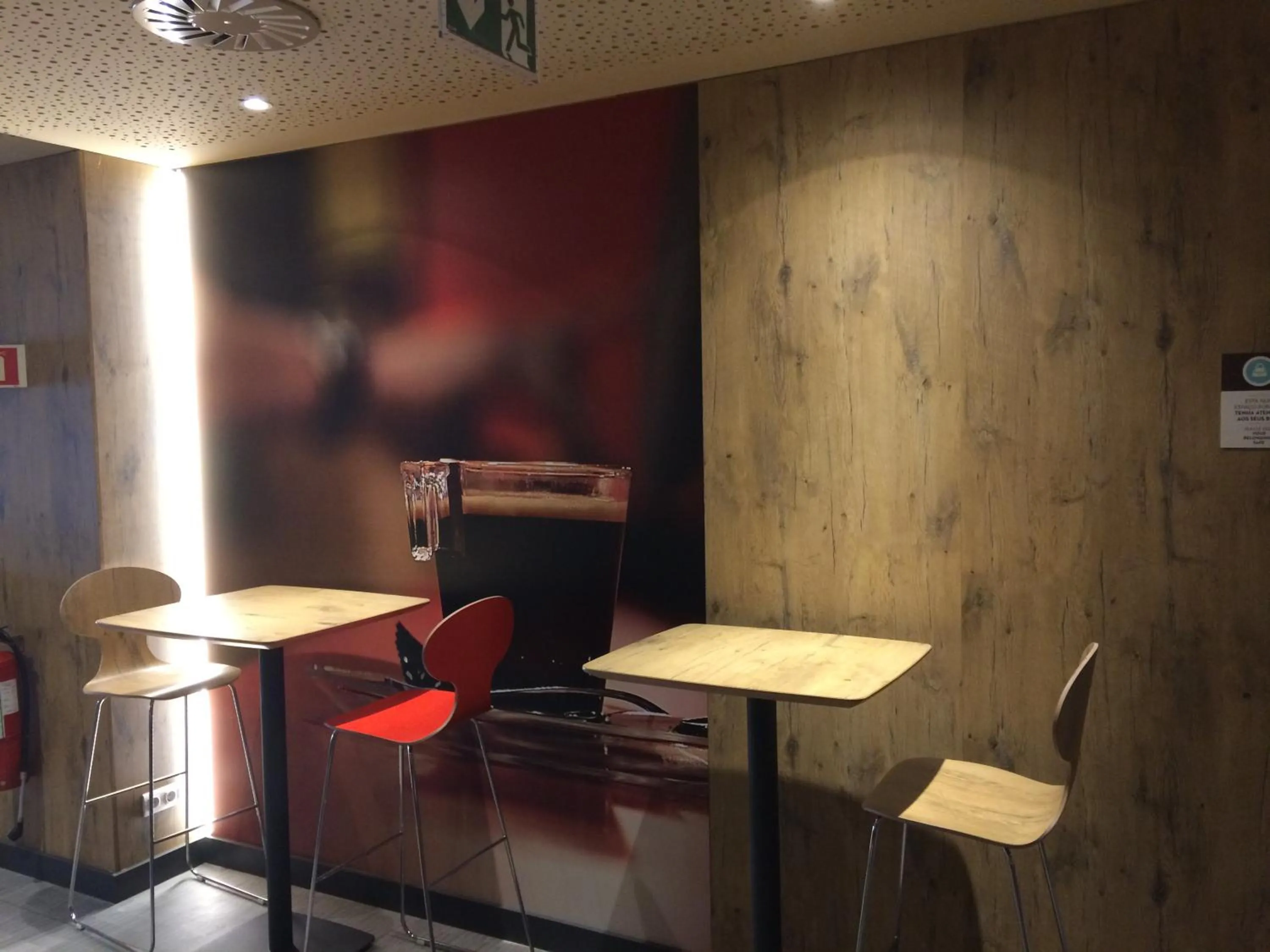 Lounge or bar in Hotel ibis Braga