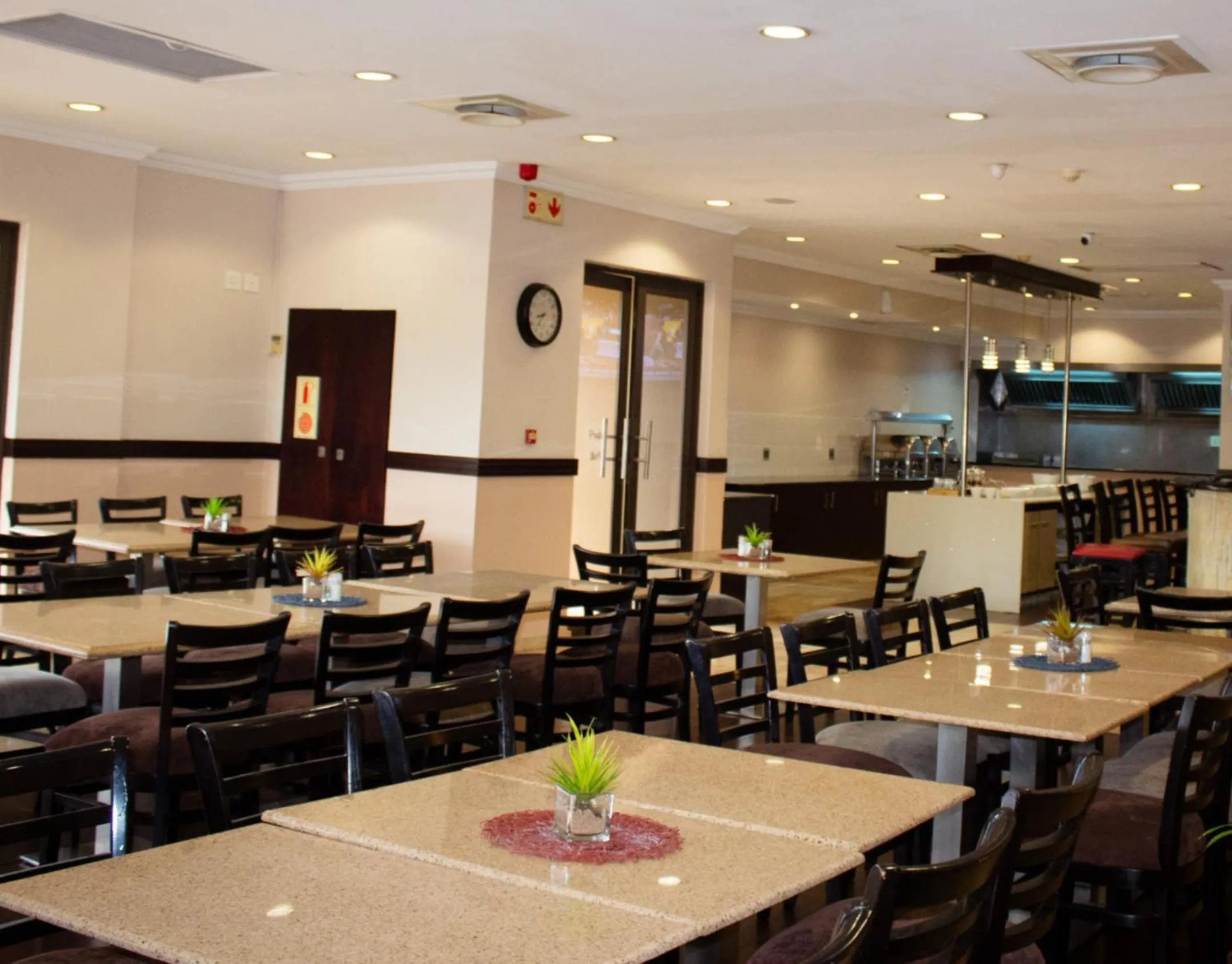 Restaurant/places to eat in Hampshire Hotel - Ballito