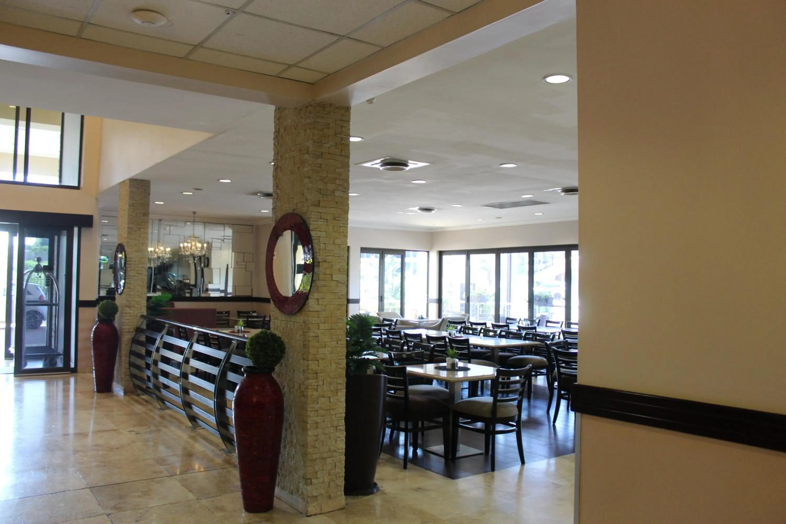 Restaurant/places to eat in Hampshire Hotel - Ballito