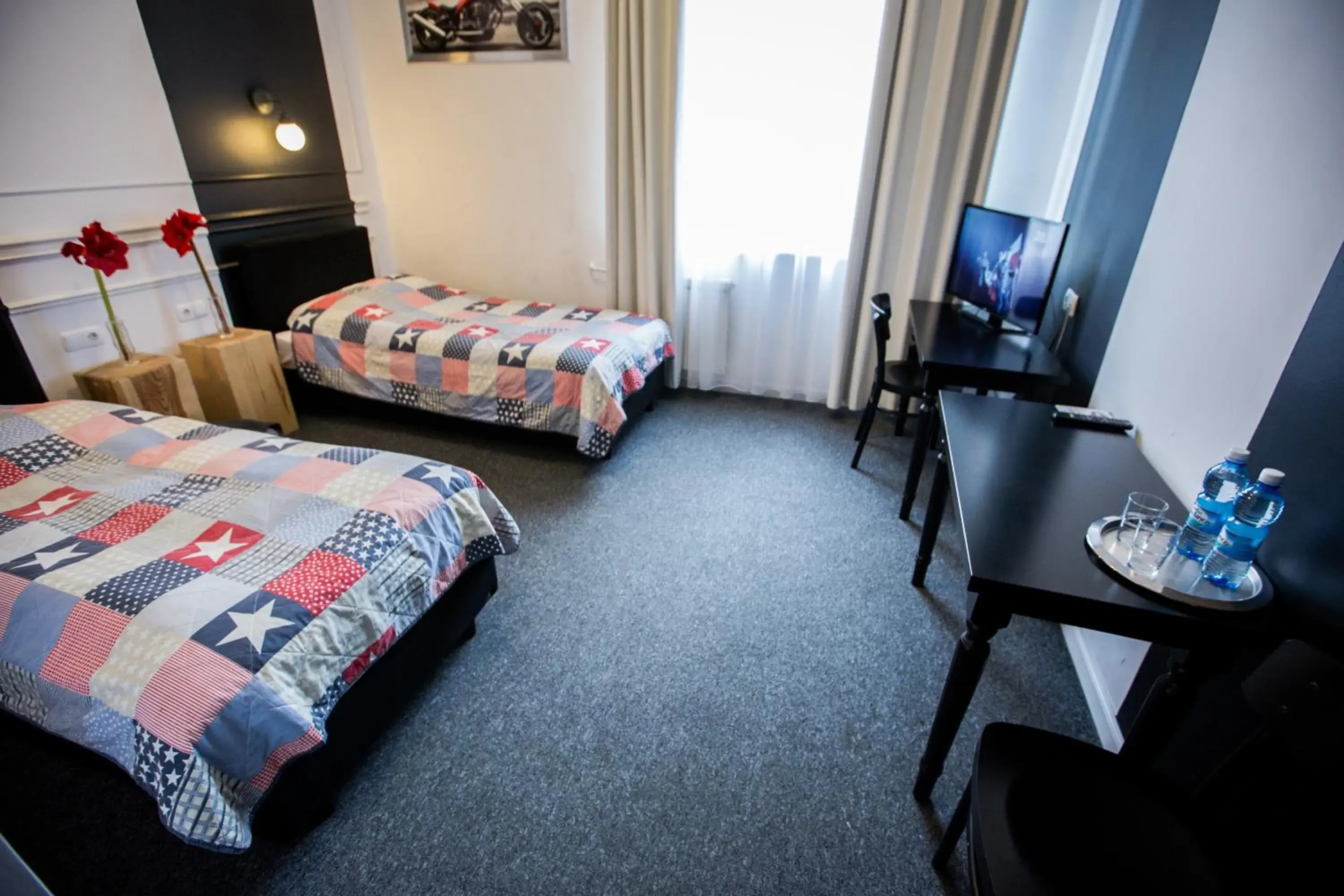 Twin Room in Hotel Granada Twin Room in Hotel Granada