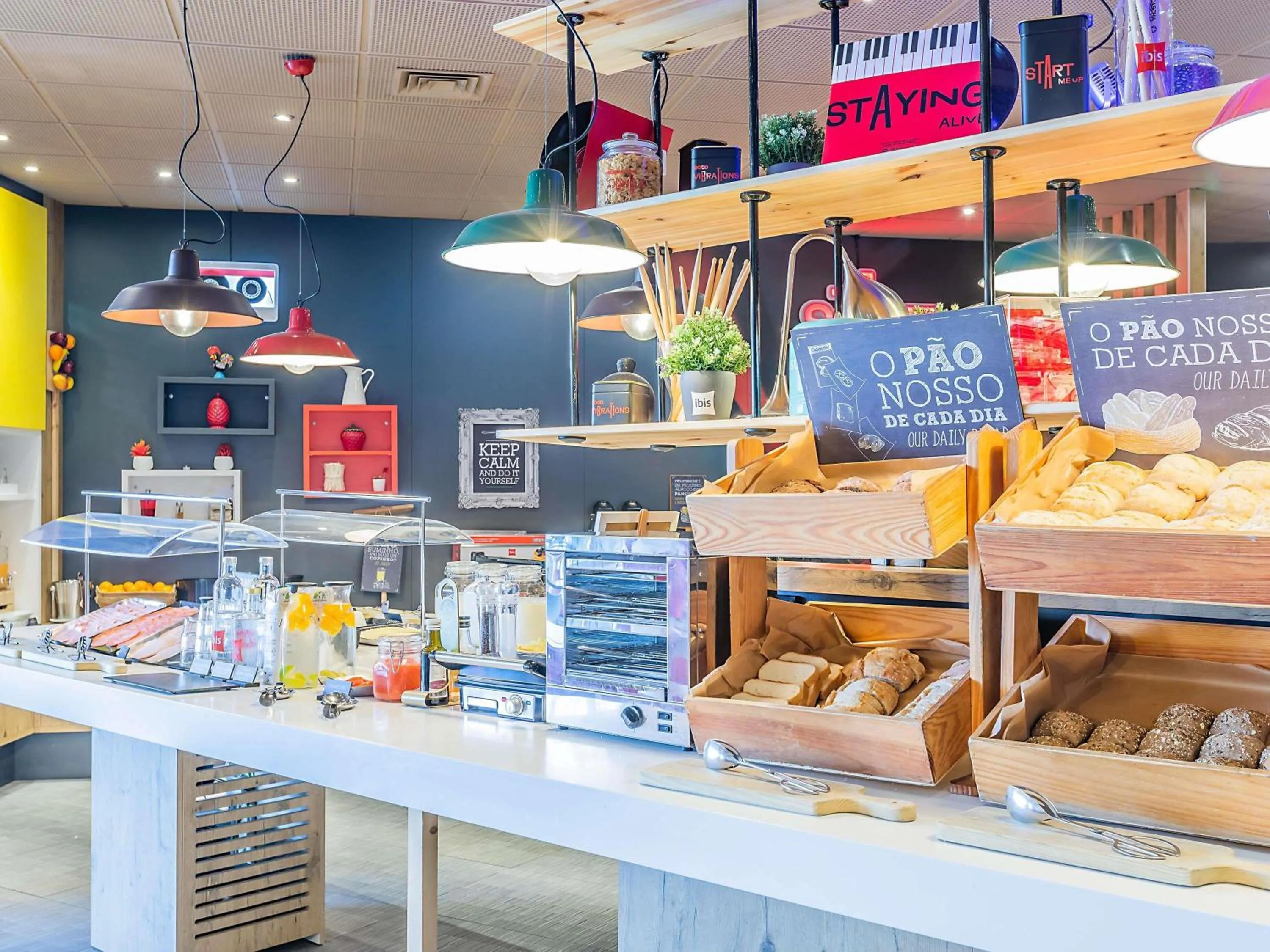 Breakfast in Hotel ibis Porto Gaia