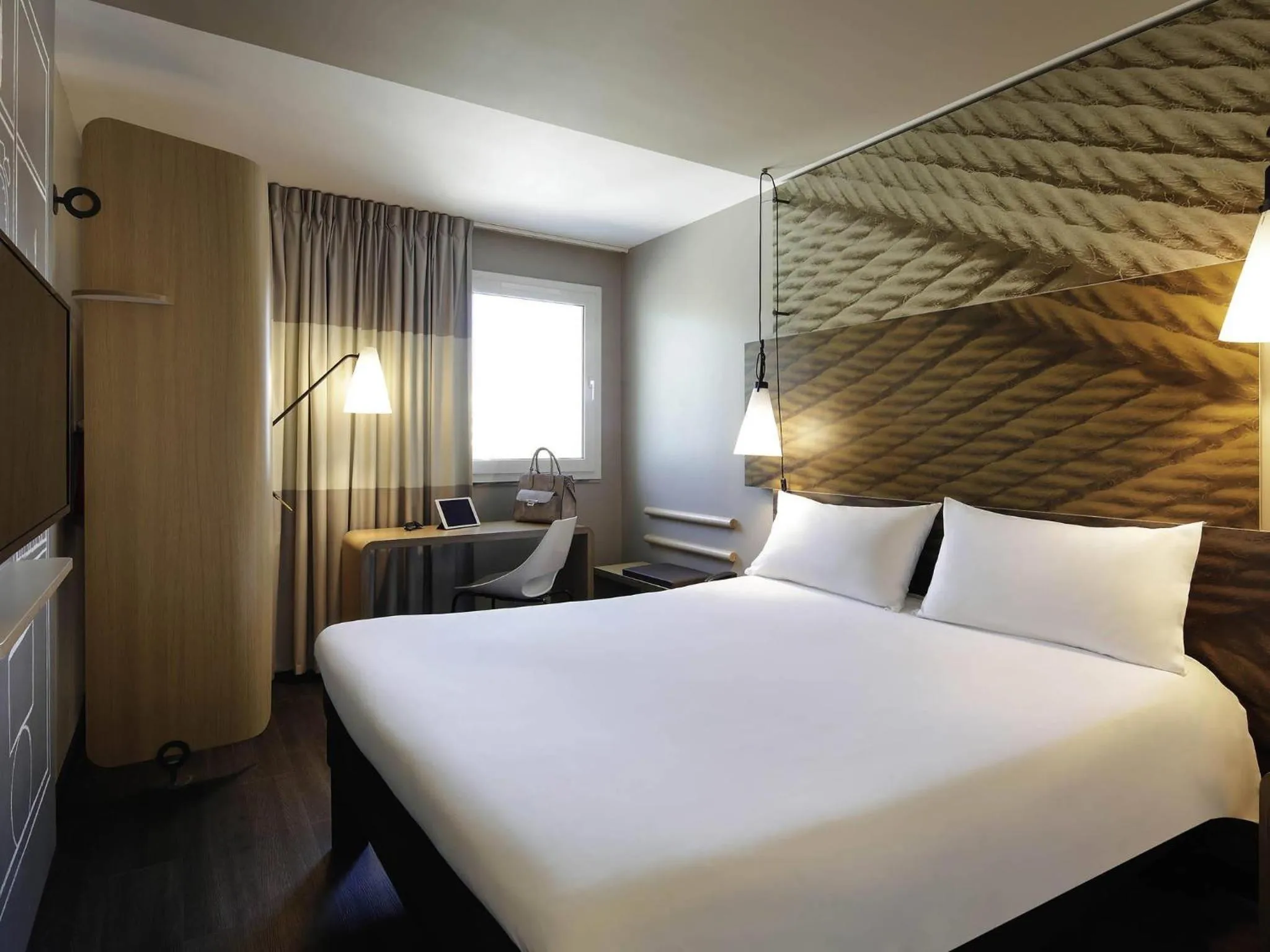 Bedroom, Bed in Hotel ibis Porto Gaia