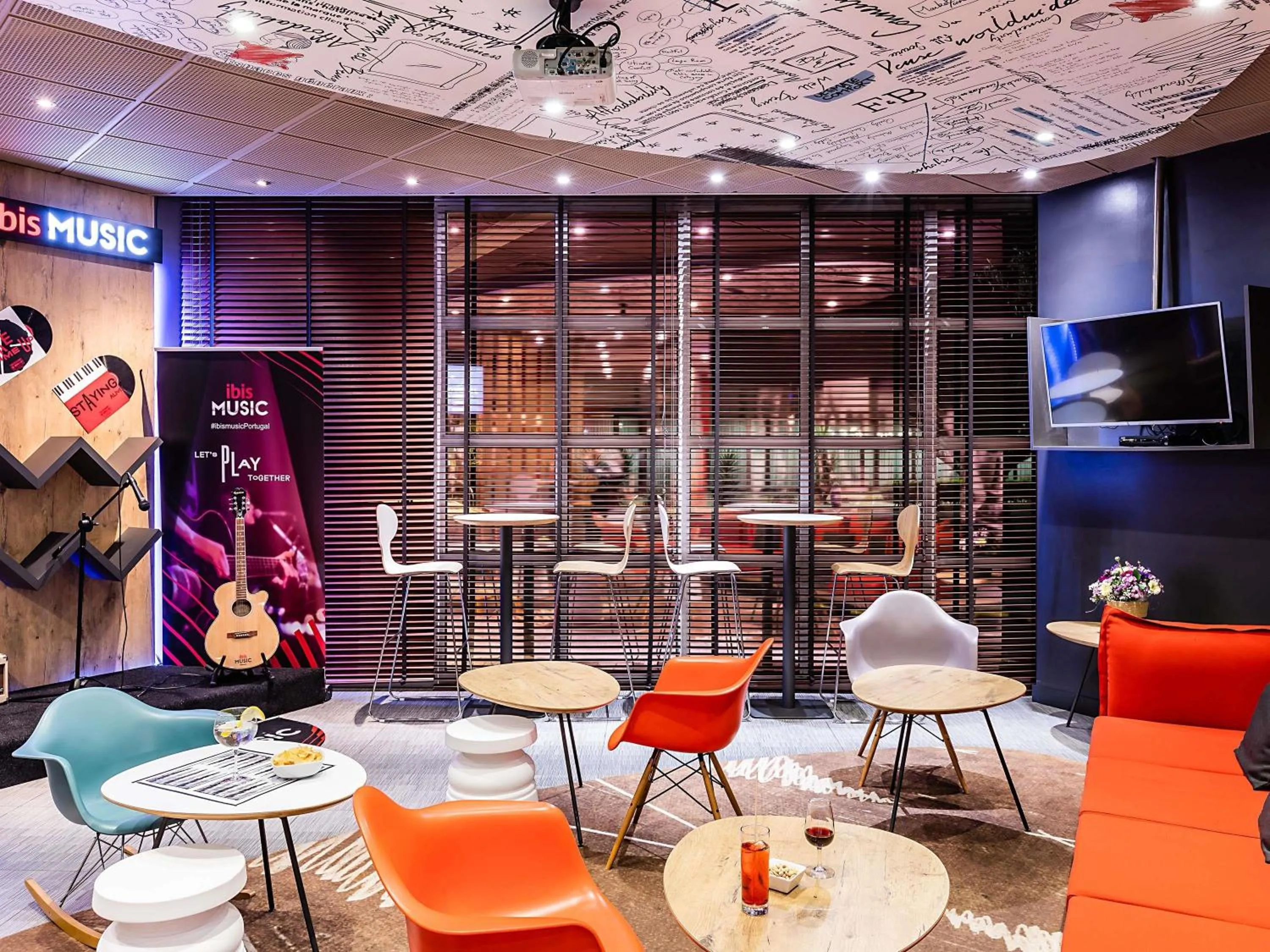 Property building in Hotel ibis Porto Gaia