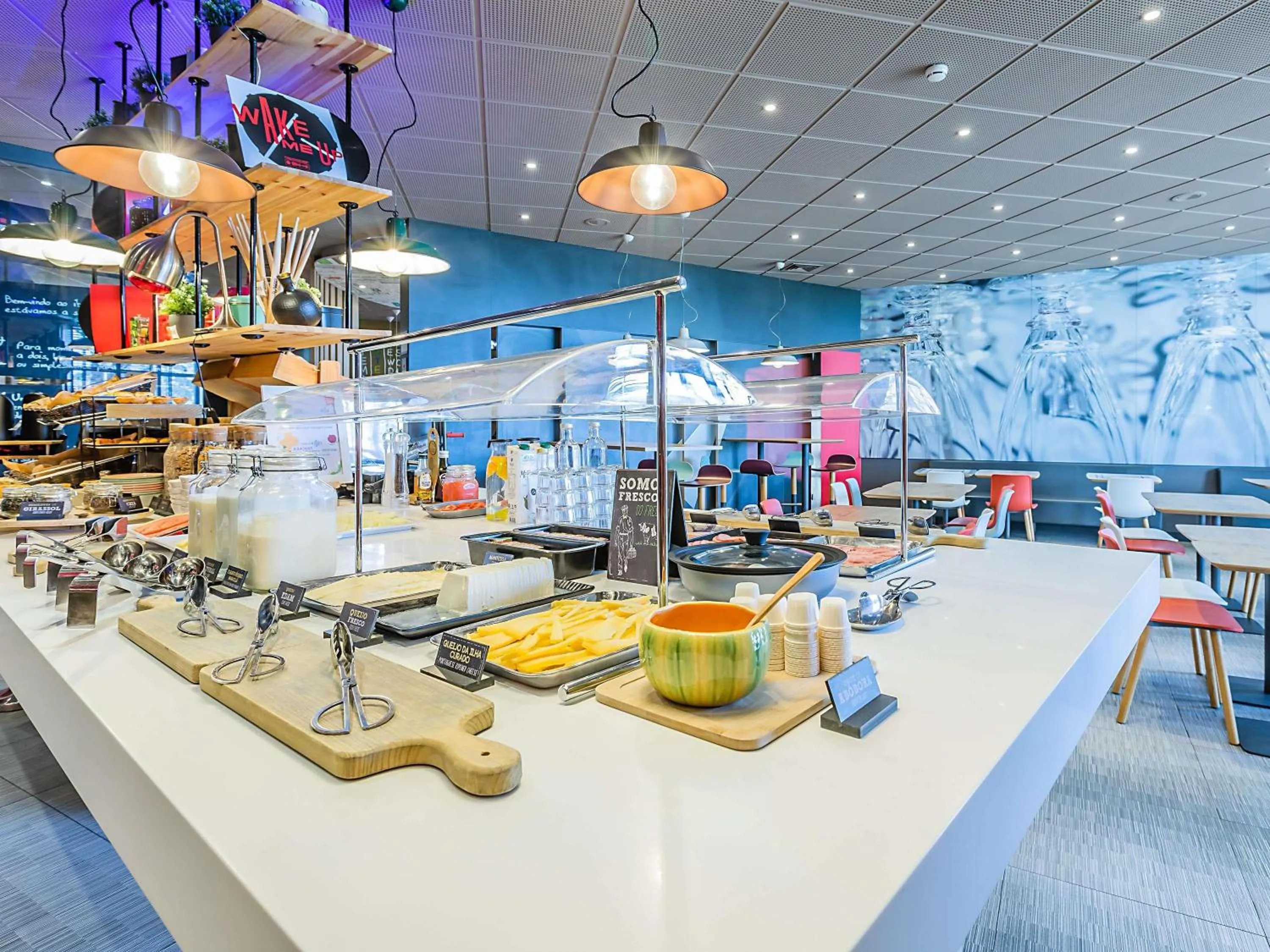 Breakfast in Hotel ibis Porto Gaia