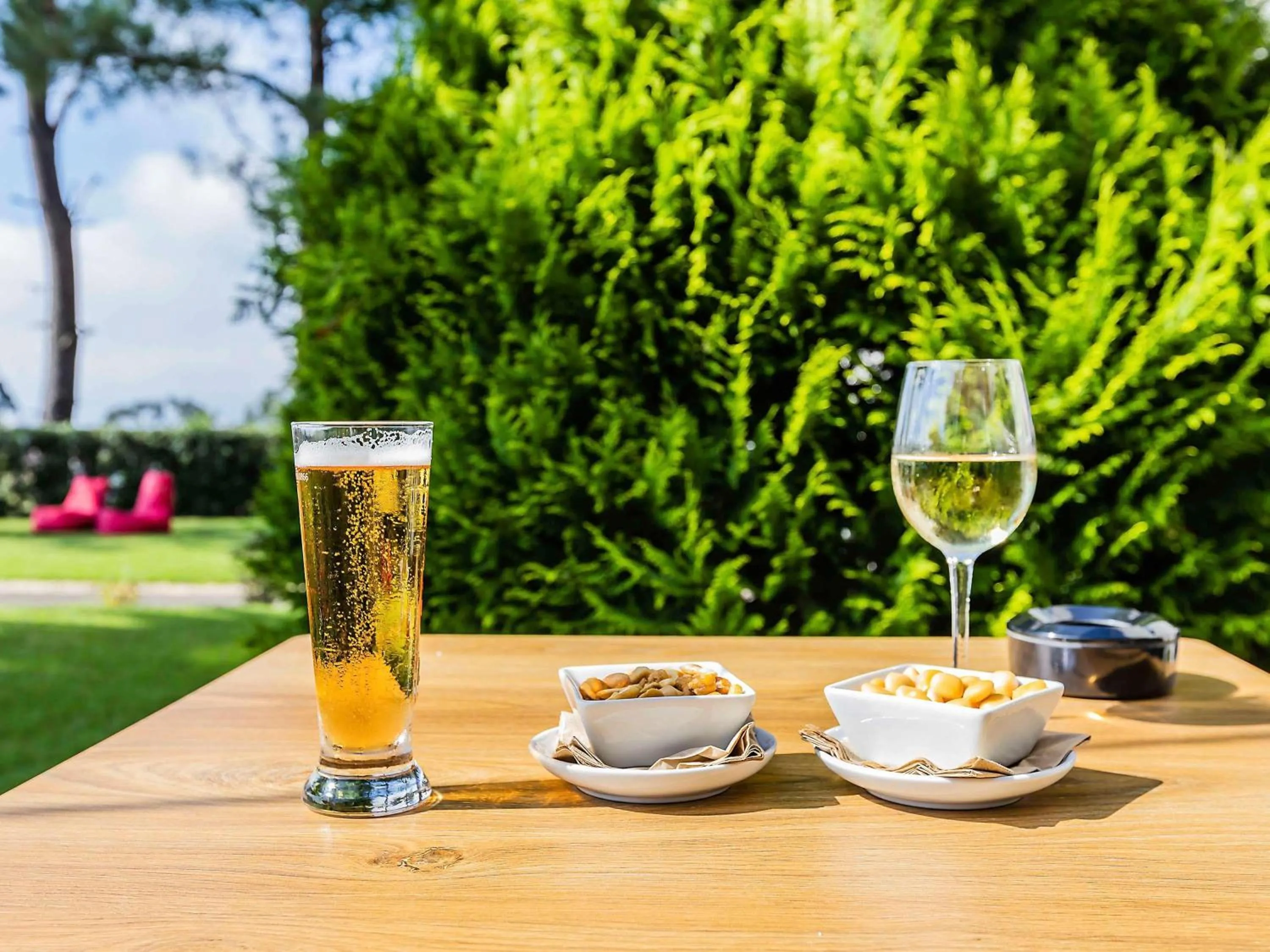 Lounge or bar in Hotel ibis Porto Gaia