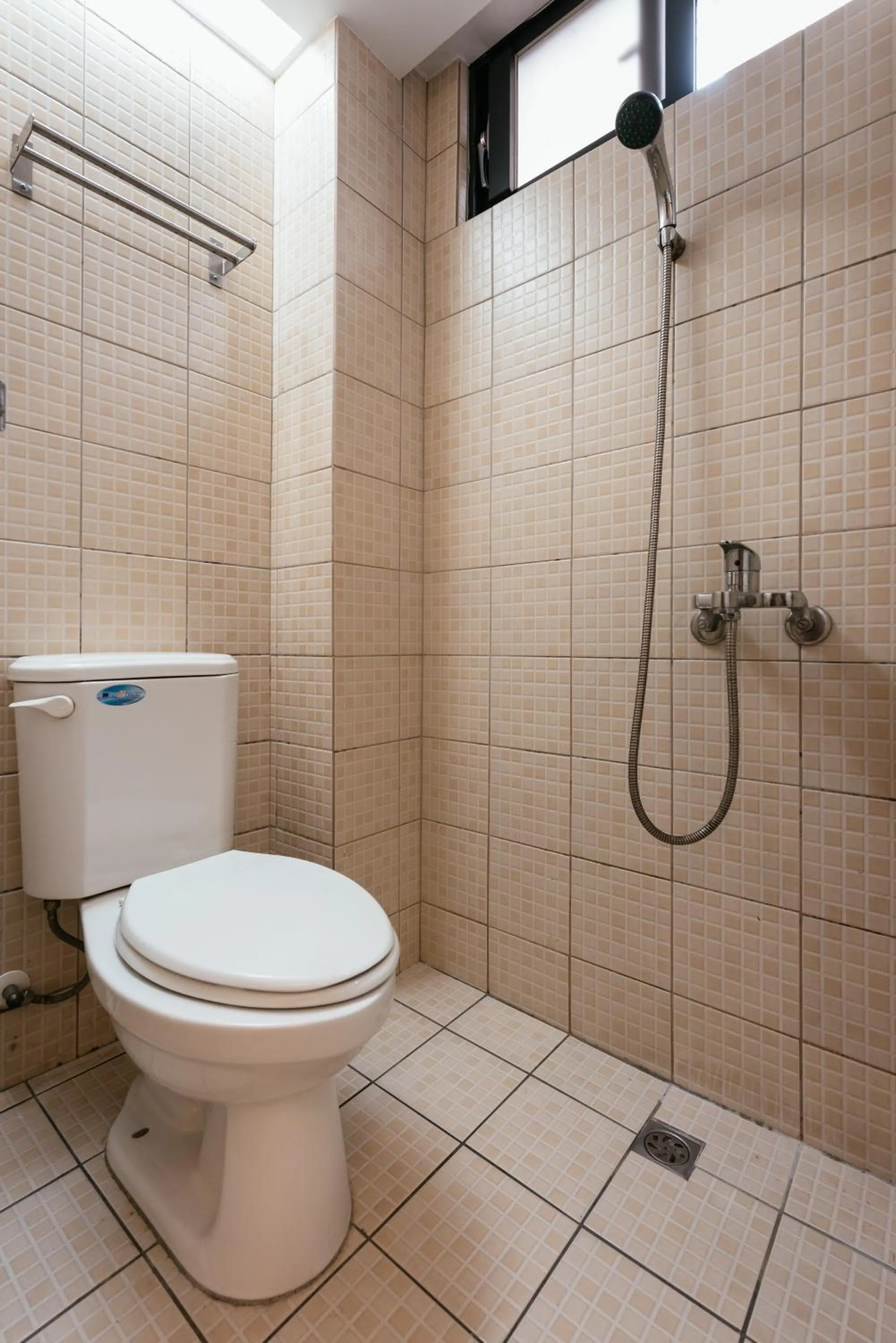 Shower in Fengjia Love I Hostel