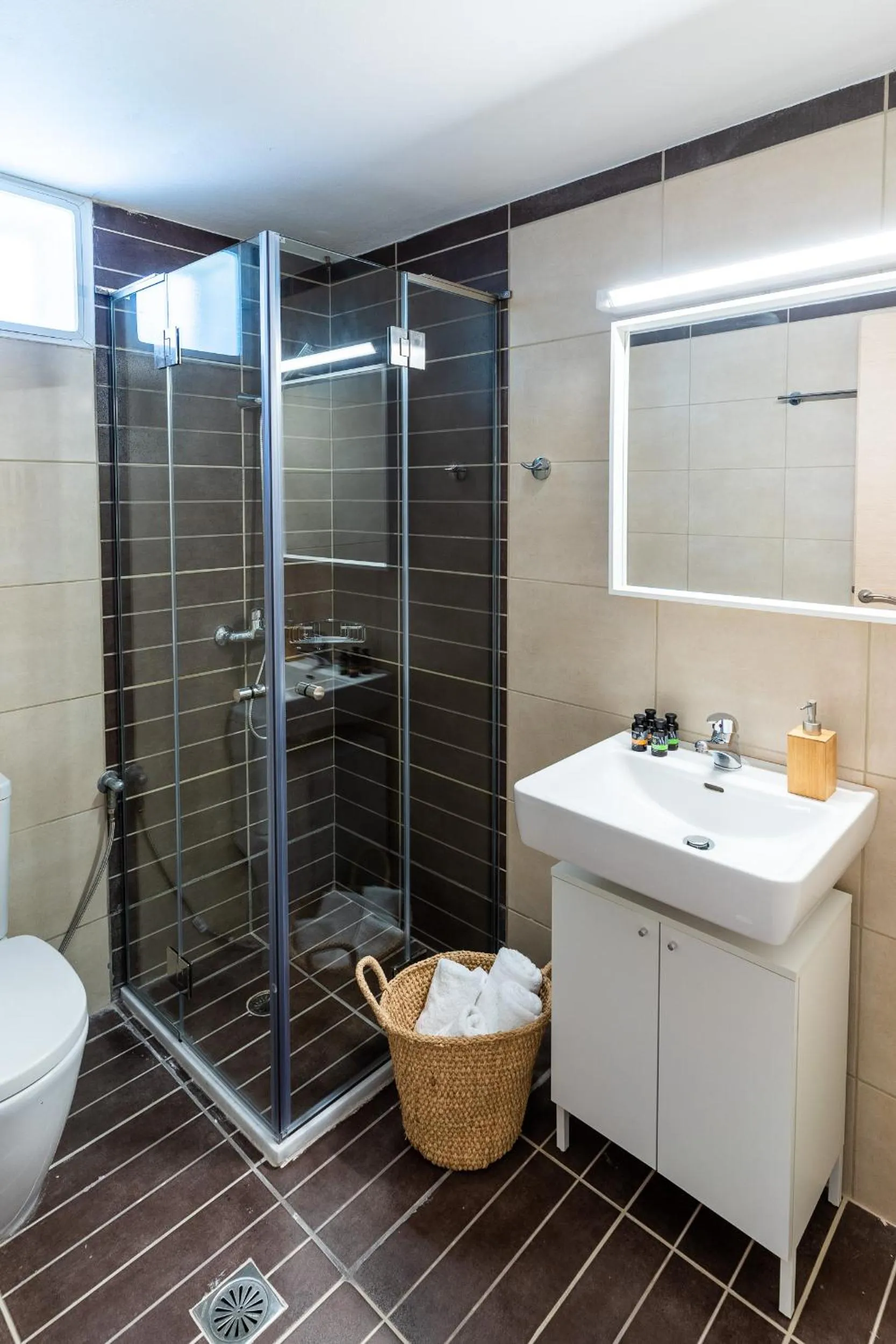 Shower in Syra Suites