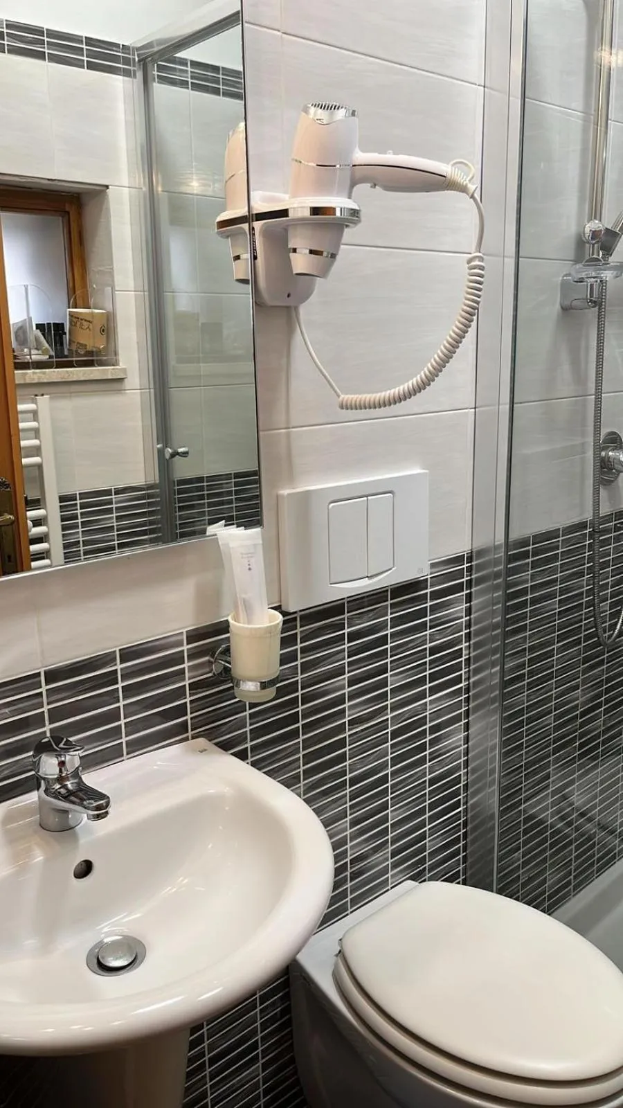 Bathroom in Hotel Lieto Soggiorno