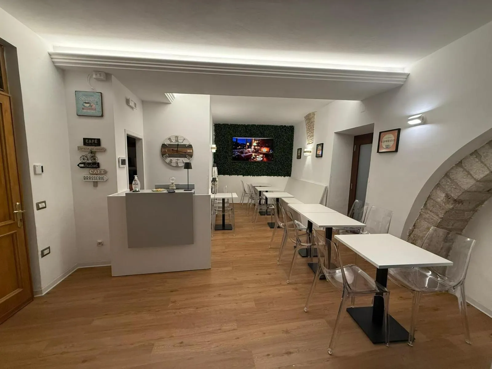 Communal lounge/ TV room in Hotel Lieto Soggiorno