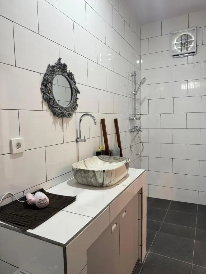 Shower in Willy Homestay