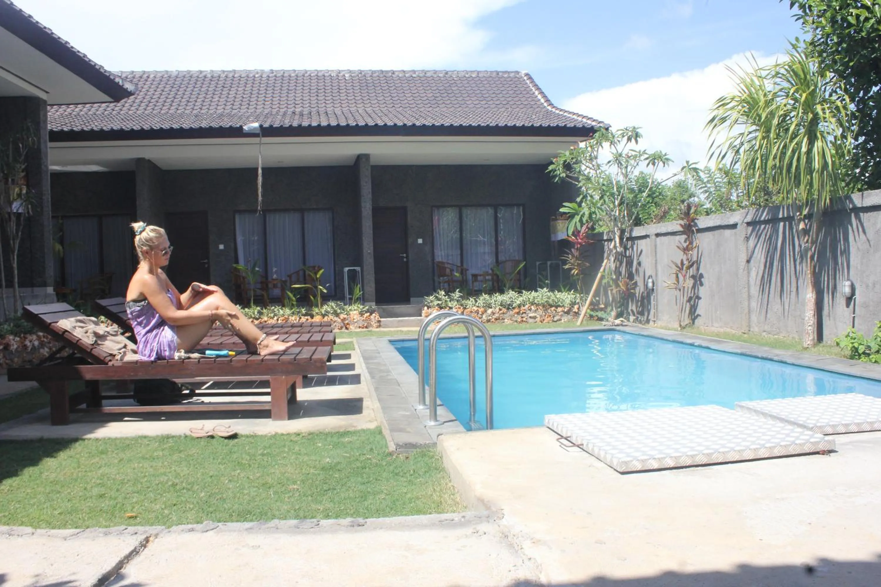 Swimming pool in Willy Homestay