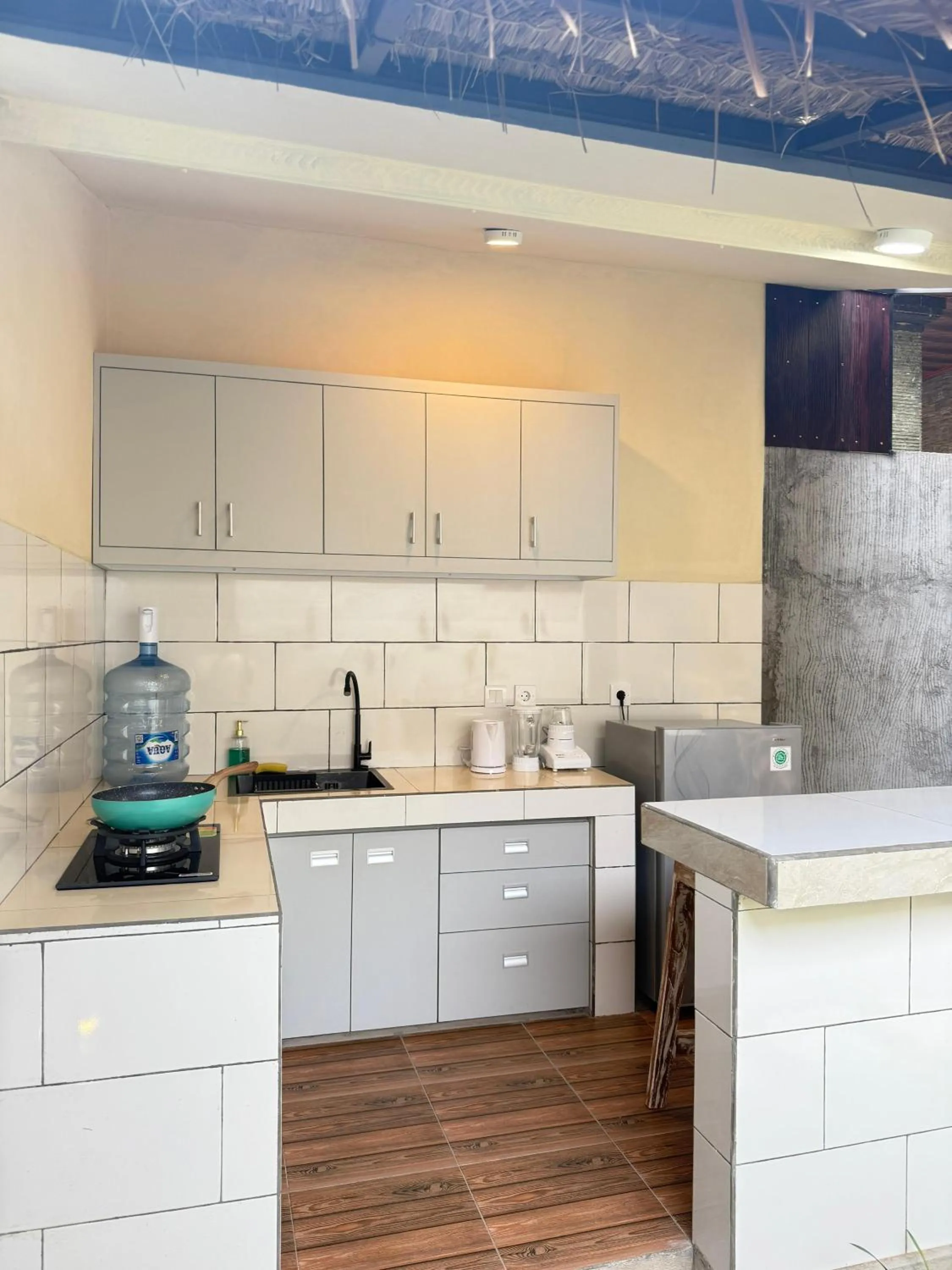 Kitchen or kitchenette in Willy Homestay